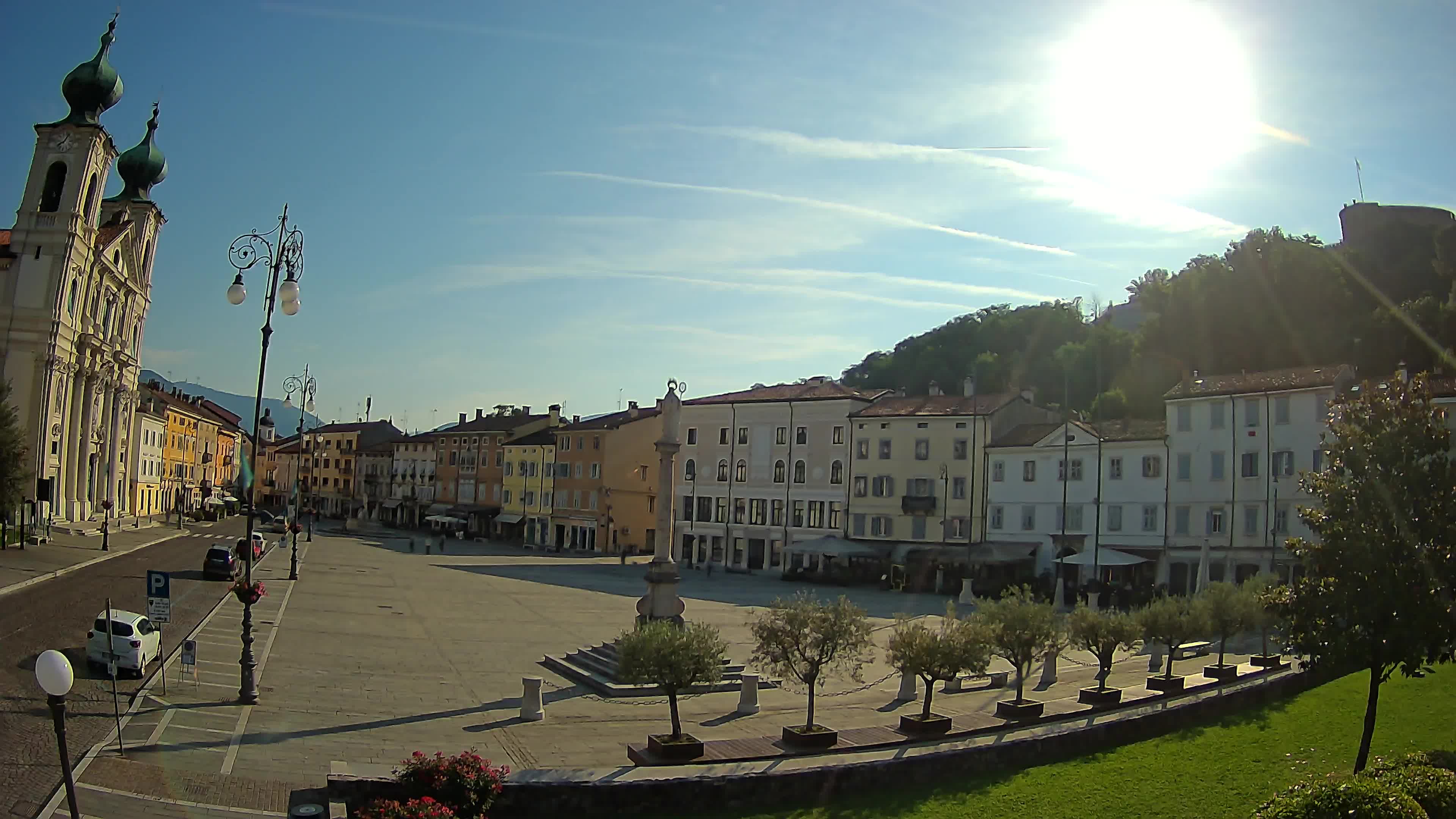 Kamera Gorica Travnik in cerkev sv. Ignacija