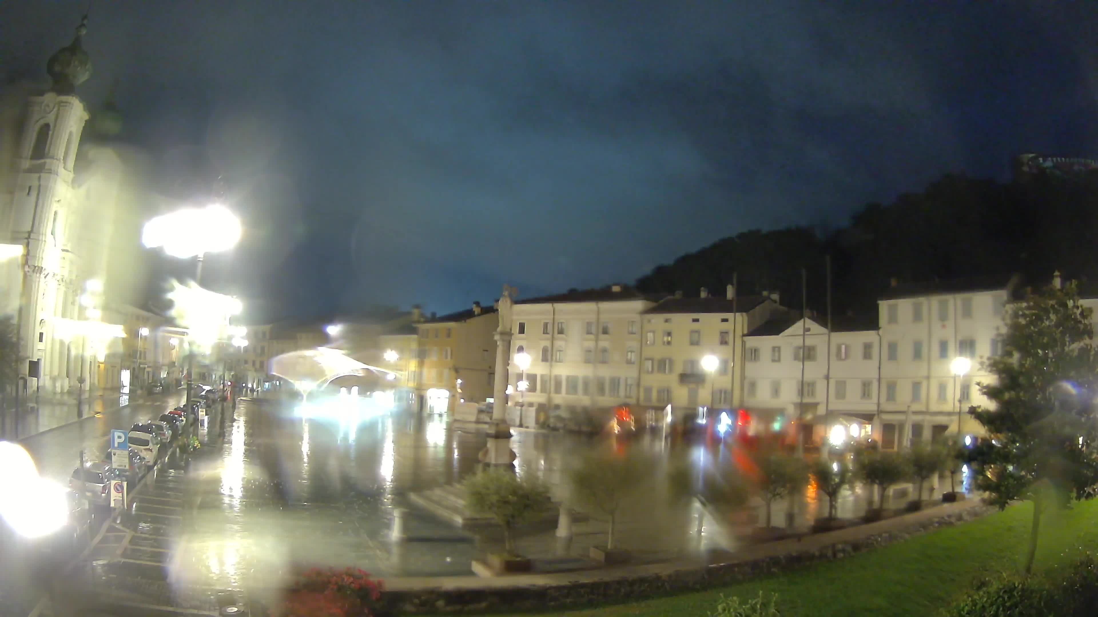 Gorizia Piazza della Vittoria e chiesa di S. Ignazio