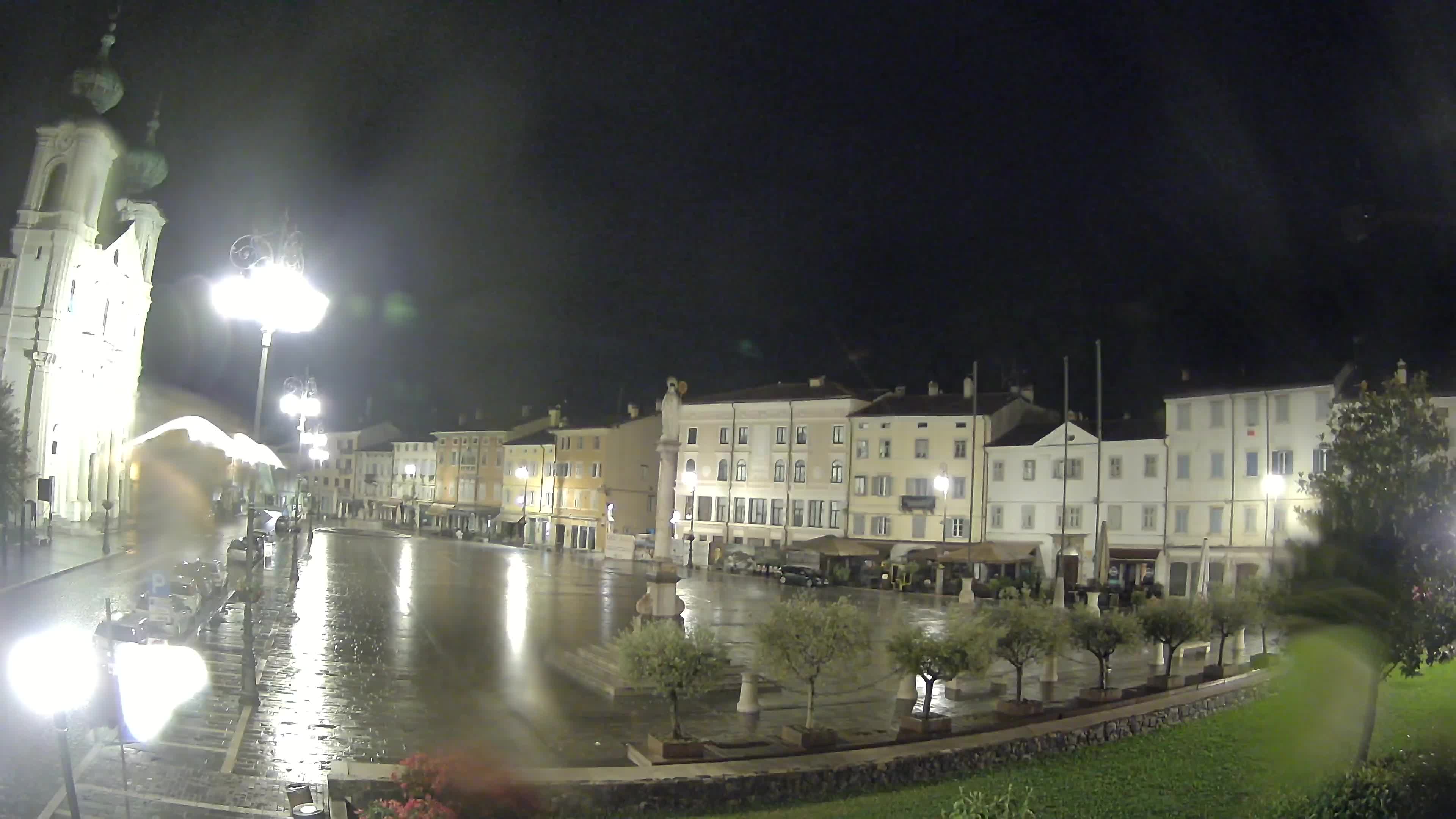 Gorizia – Plaza Vittoria – iglesia de San Pedro. Ignacio