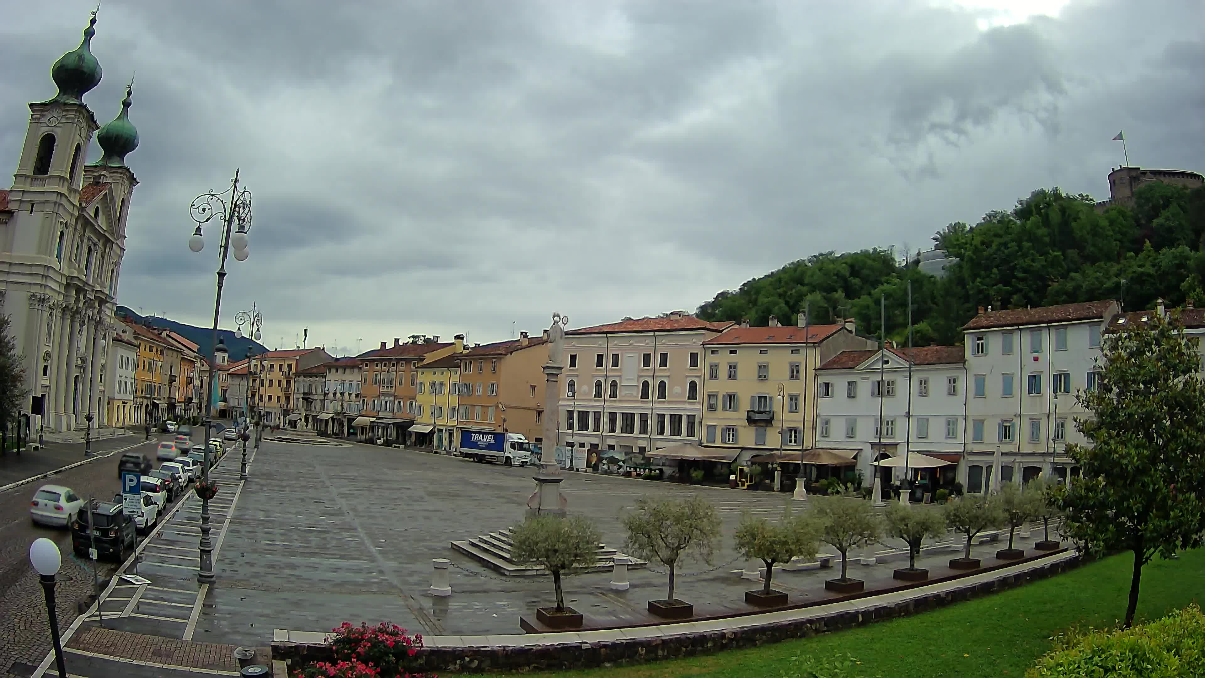 Gorizia – Plaza Vittoria – iglesia de San Pedro. Ignacio