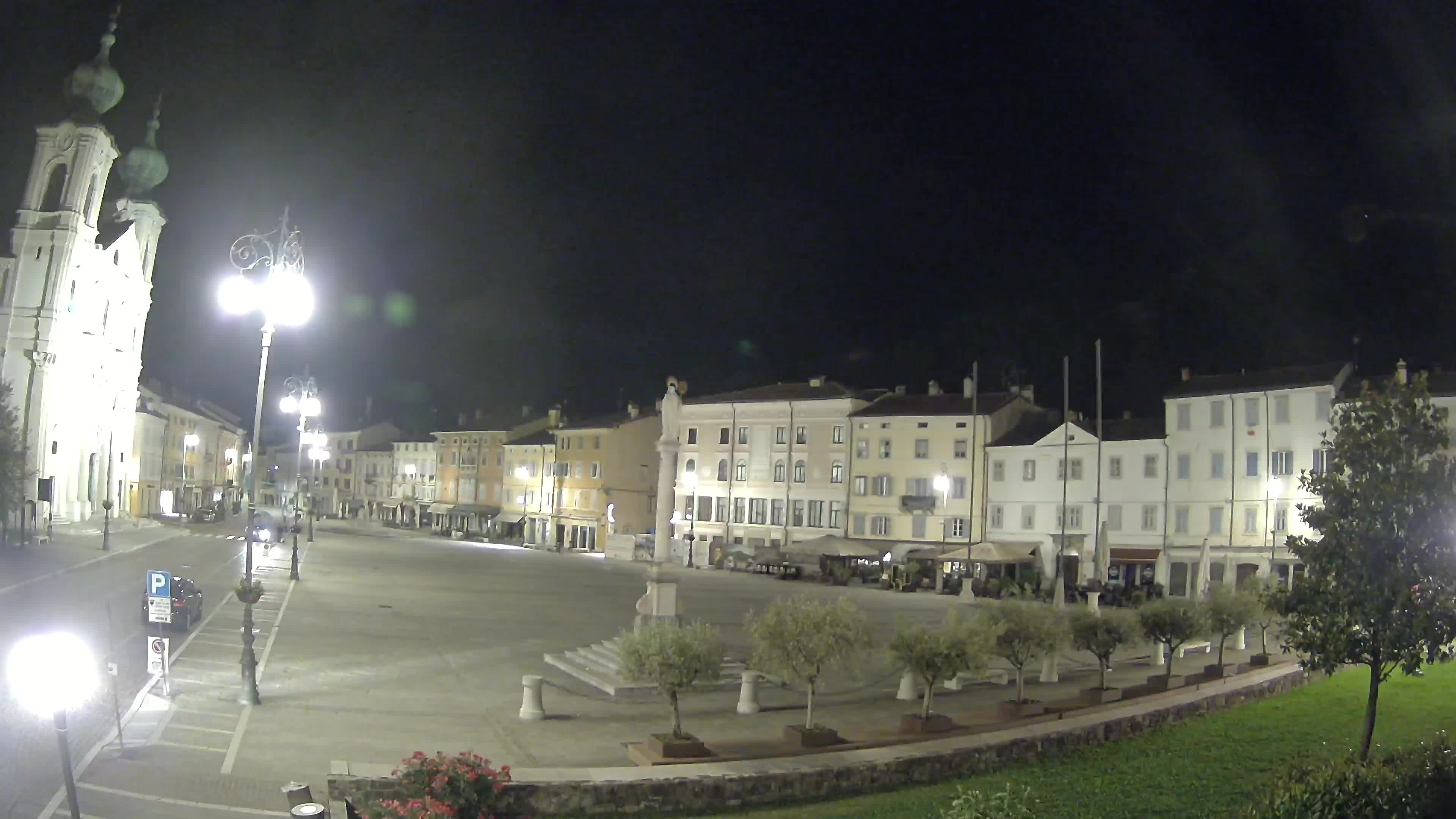 Gorizia – Plaza Vittoria – iglesia de San Pedro. Ignacio