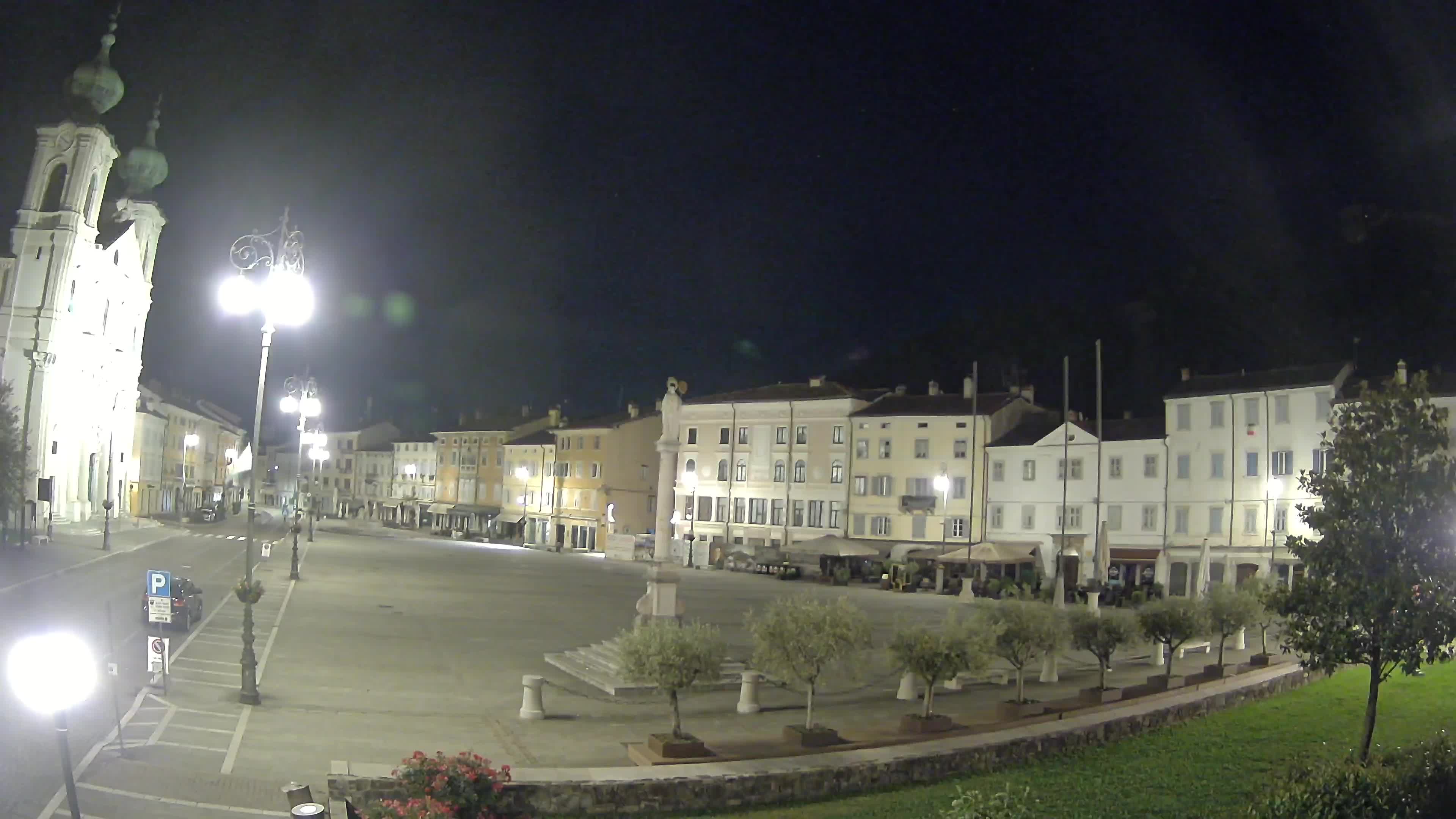 Kamera Gorica Travnik in cerkev sv. Ignacija