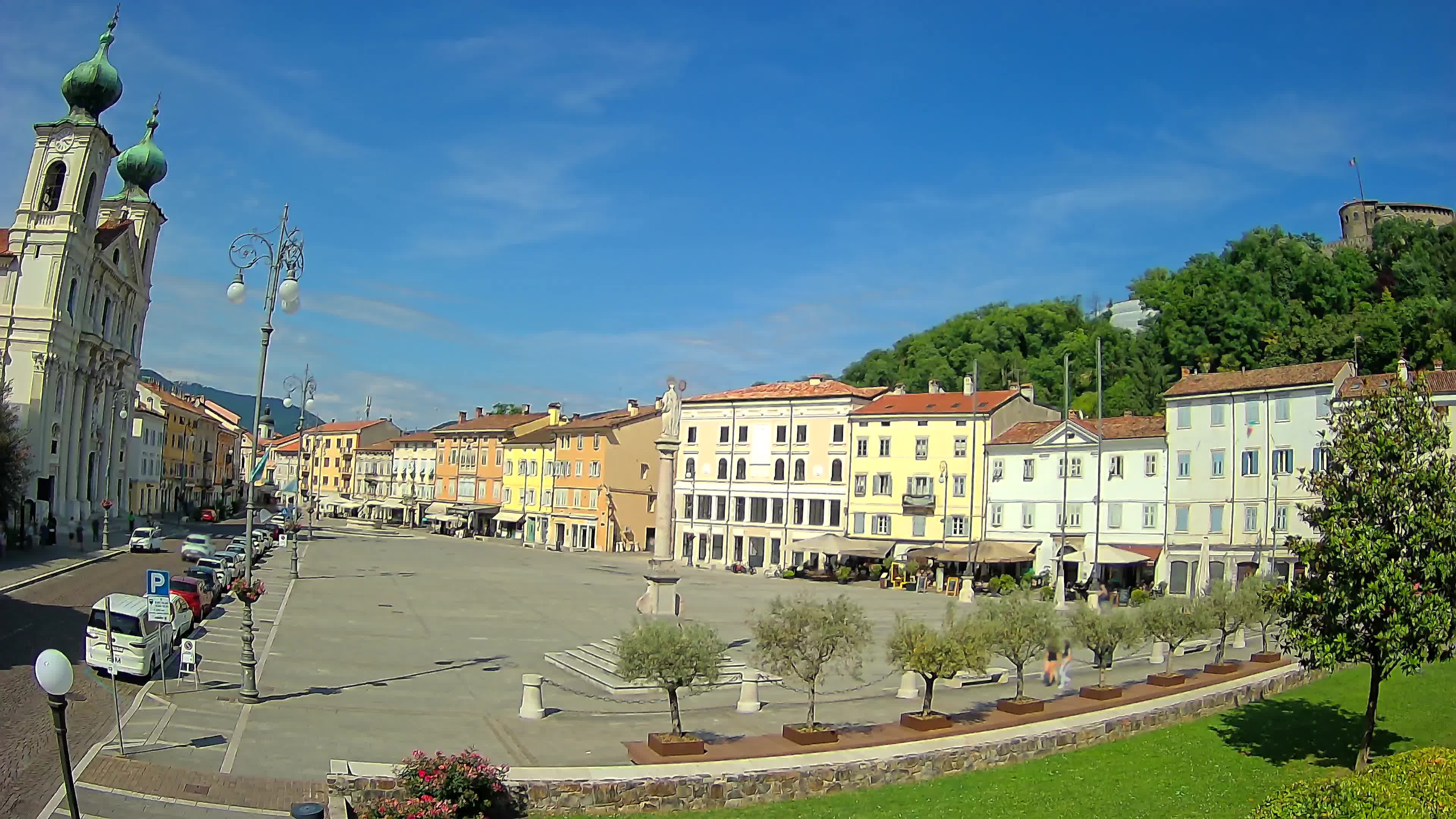 Gorizia – Plaza Vittoria – iglesia de San Pedro. Ignacio