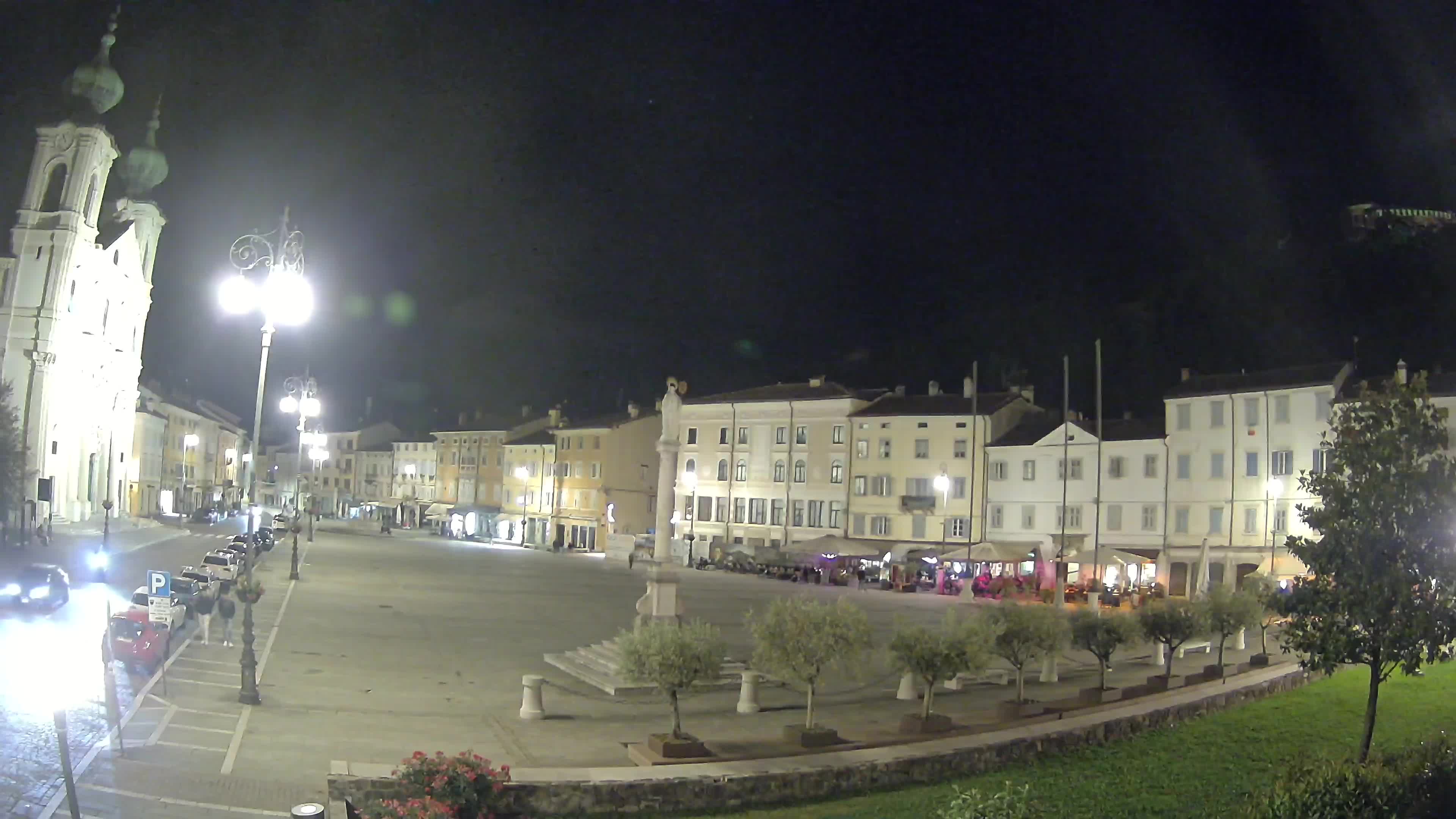Gorizia Piazza della Vittoria e chiesa di S. Ignazio