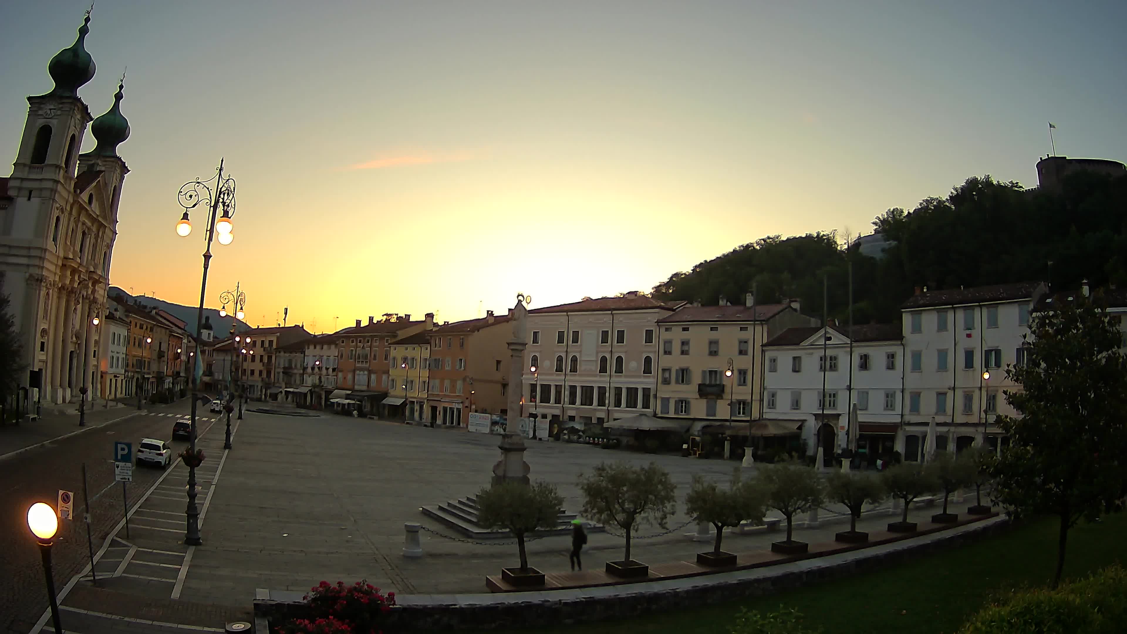 Kamera Gorica Travnik in cerkev sv. Ignacija