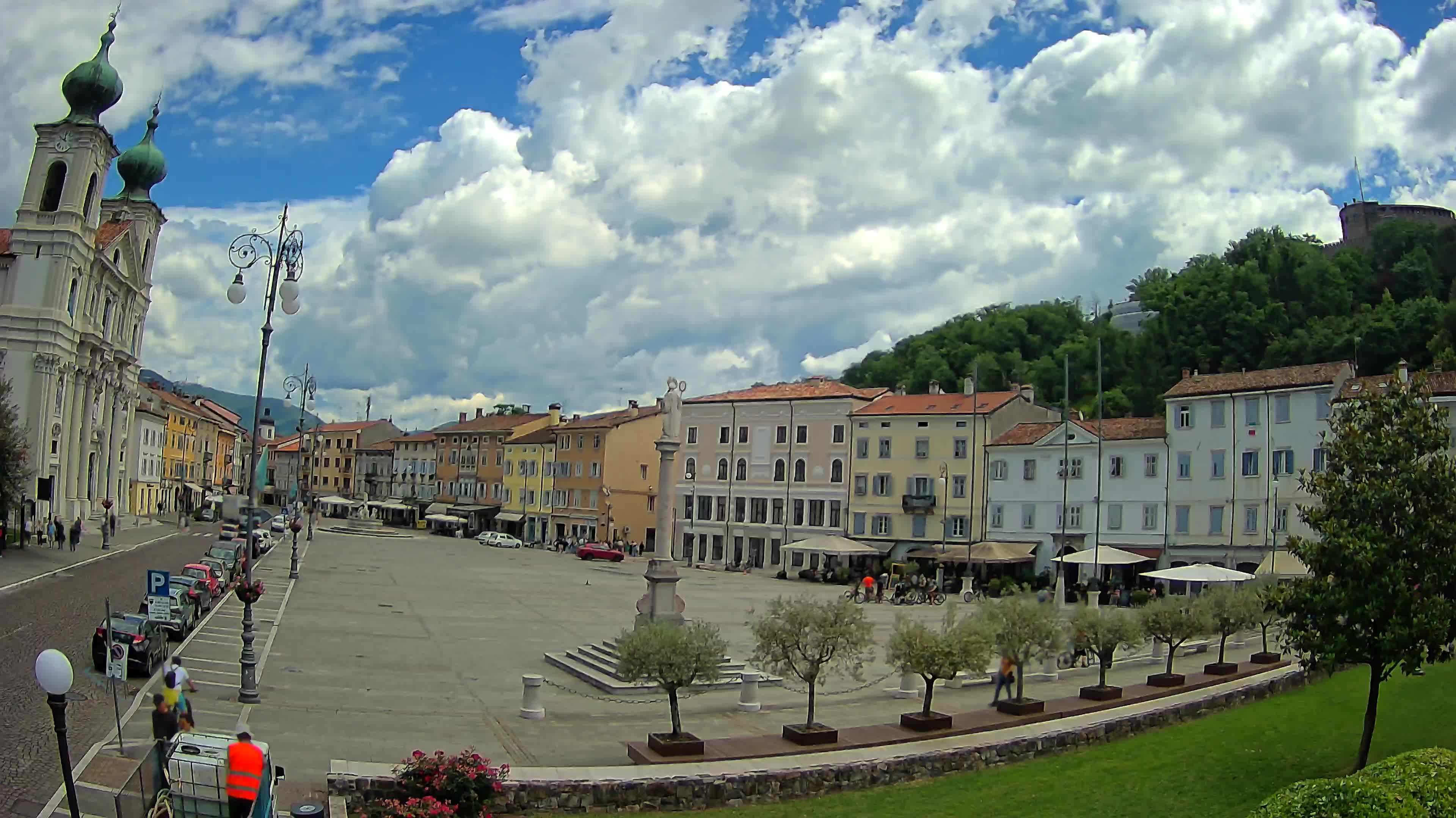 Gorizia – Plaza Vittoria – iglesia de San Pedro. Ignacio