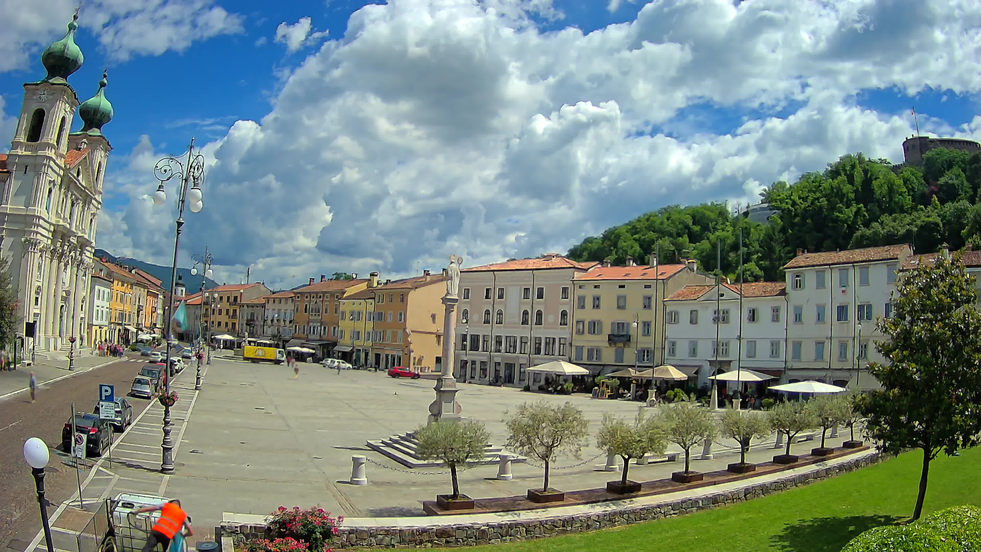 Gorizia – Plaza Vittoria – iglesia de San Pedro. Ignacio