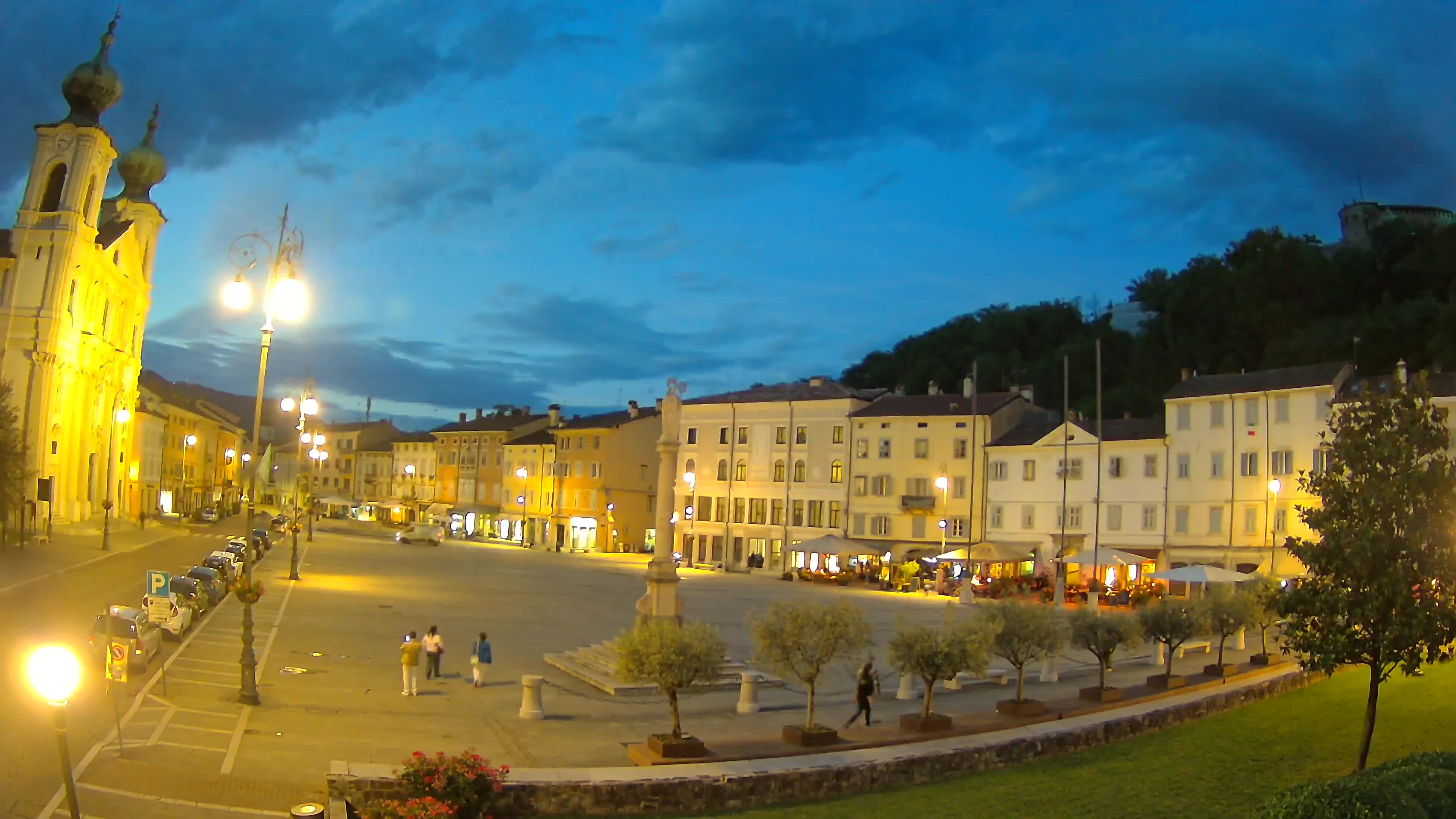 Kamera Gorica Travnik in cerkev sv. Ignacija