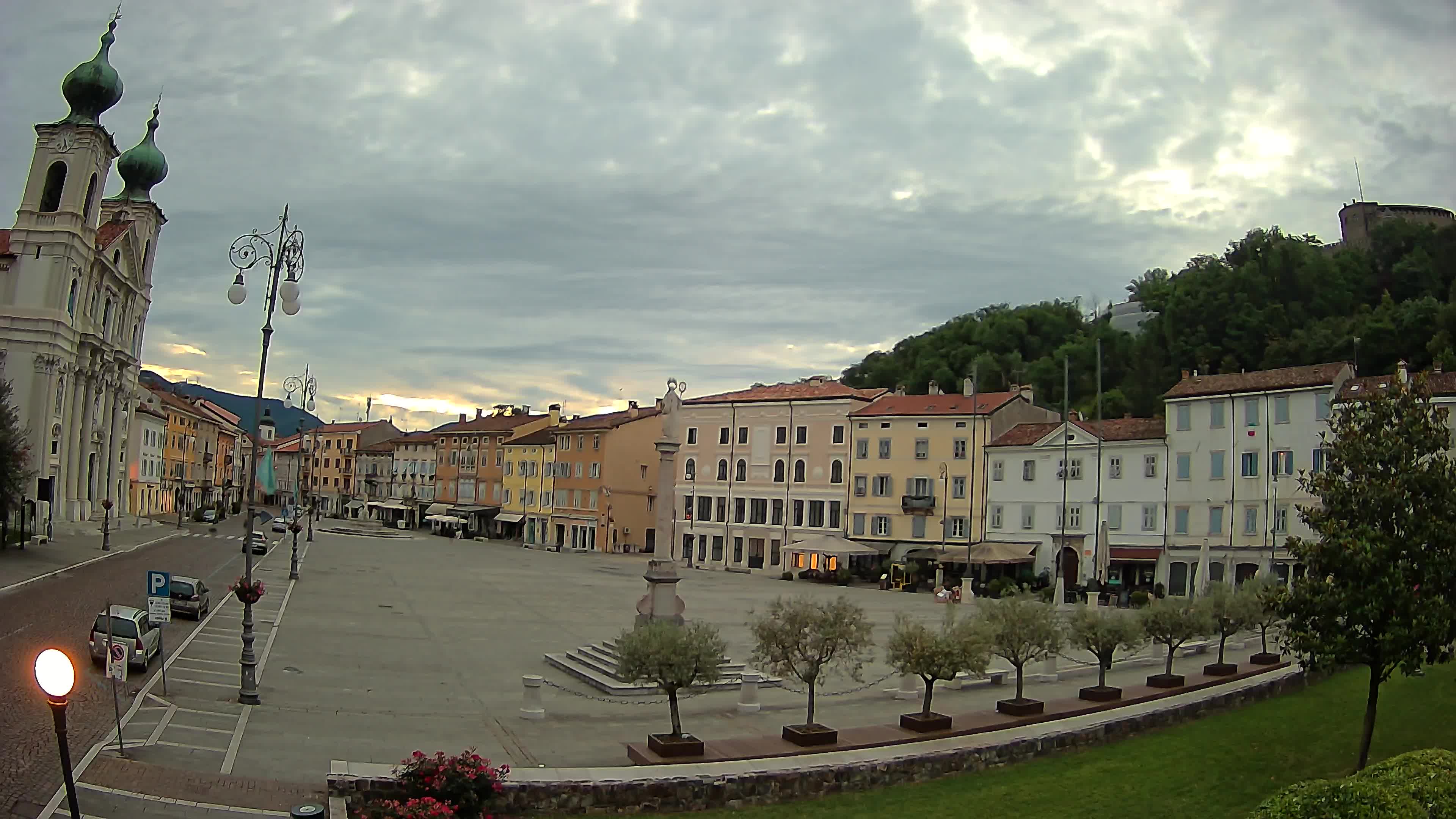 Gorizia – Plaza Vittoria – iglesia de San Pedro. Ignacio