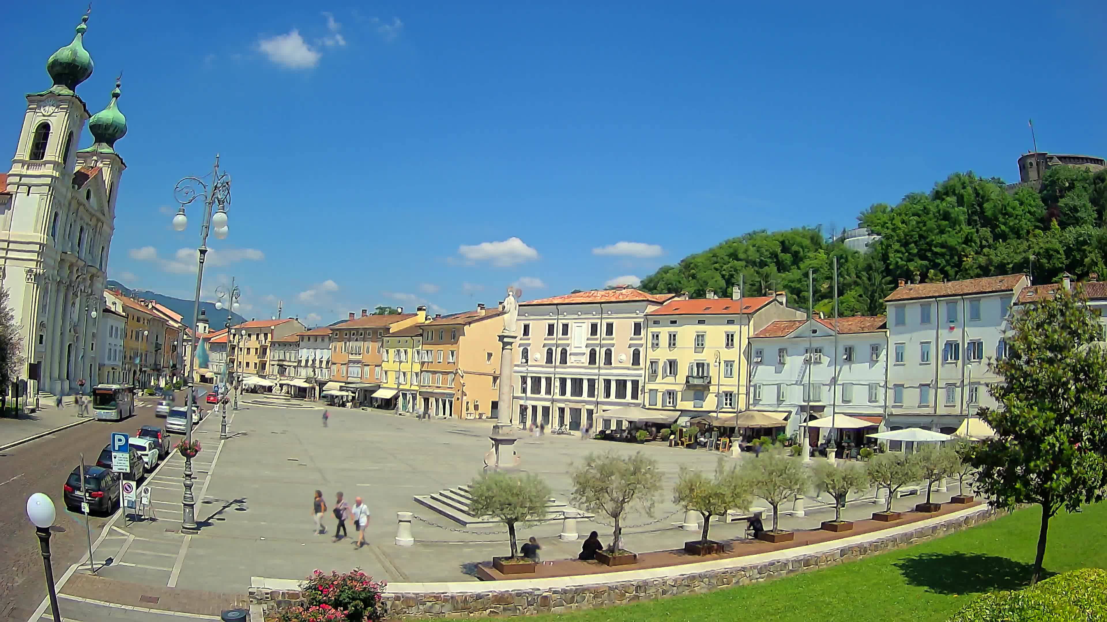 Gorizia – Plaza Vittoria – iglesia de San Pedro. Ignacio