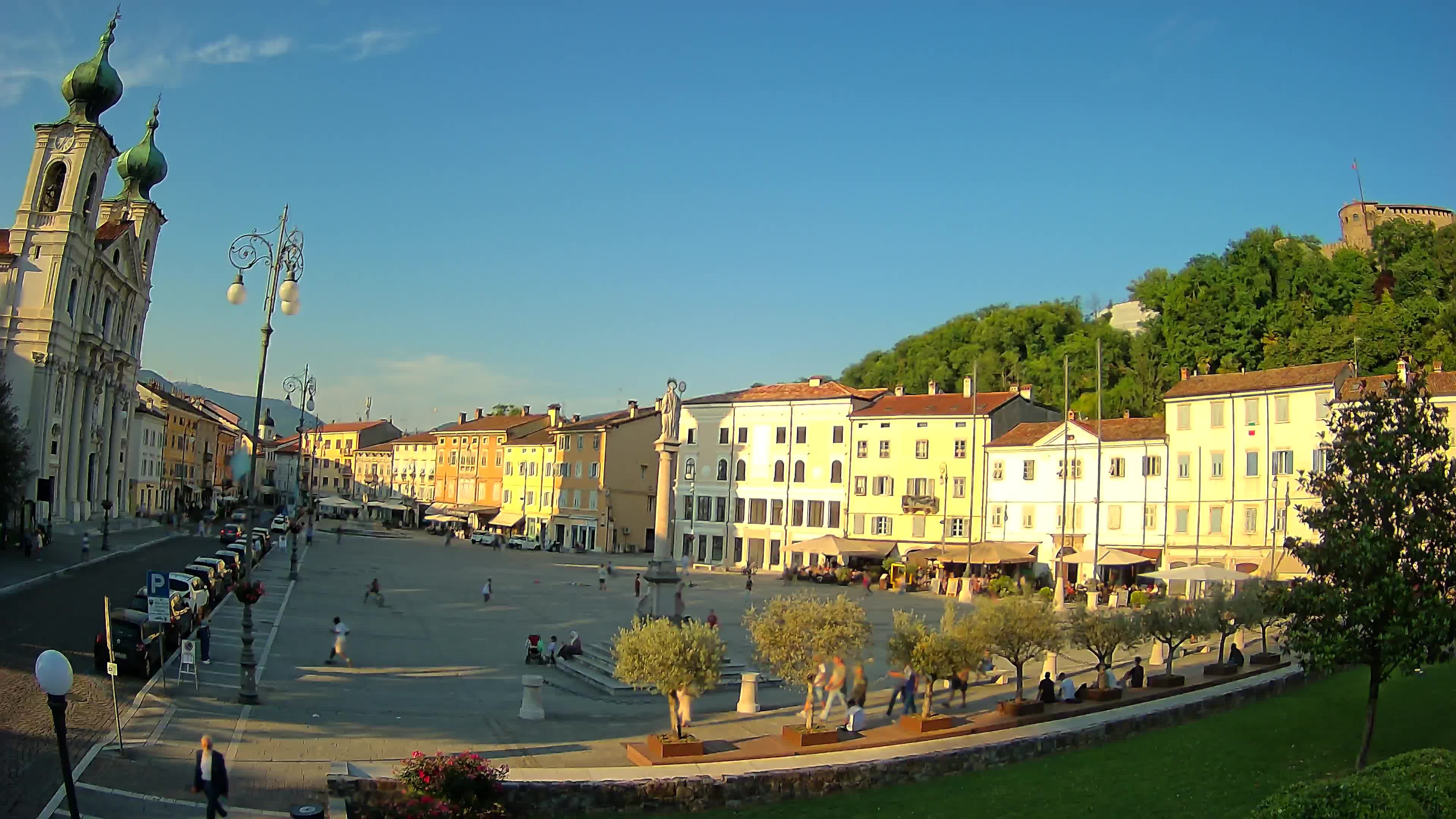 Gorizia Piazza della Vittoria e chiesa di S. Ignazio