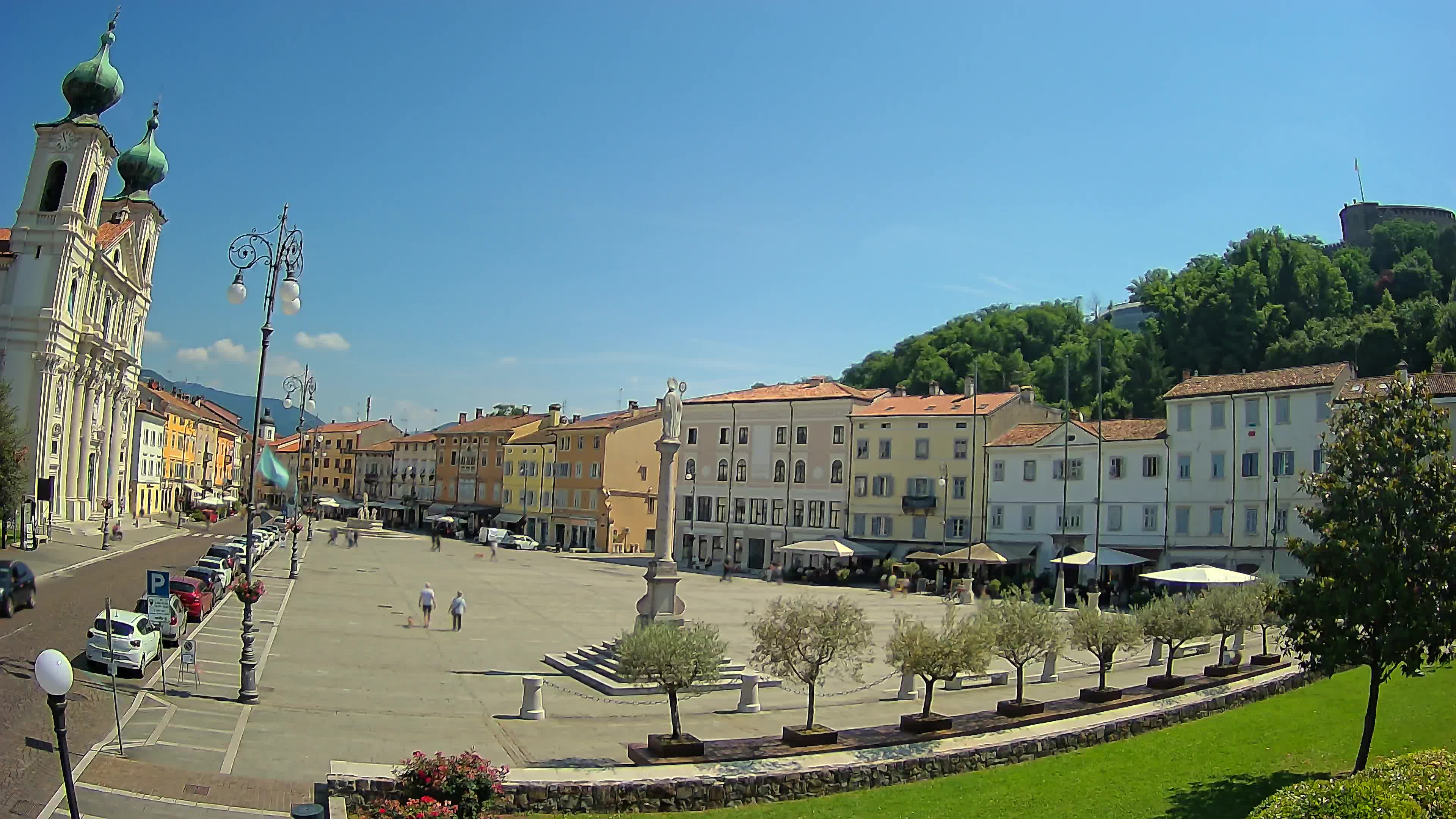 Gorizia – Plaza Vittoria – iglesia de San Pedro. Ignacio
