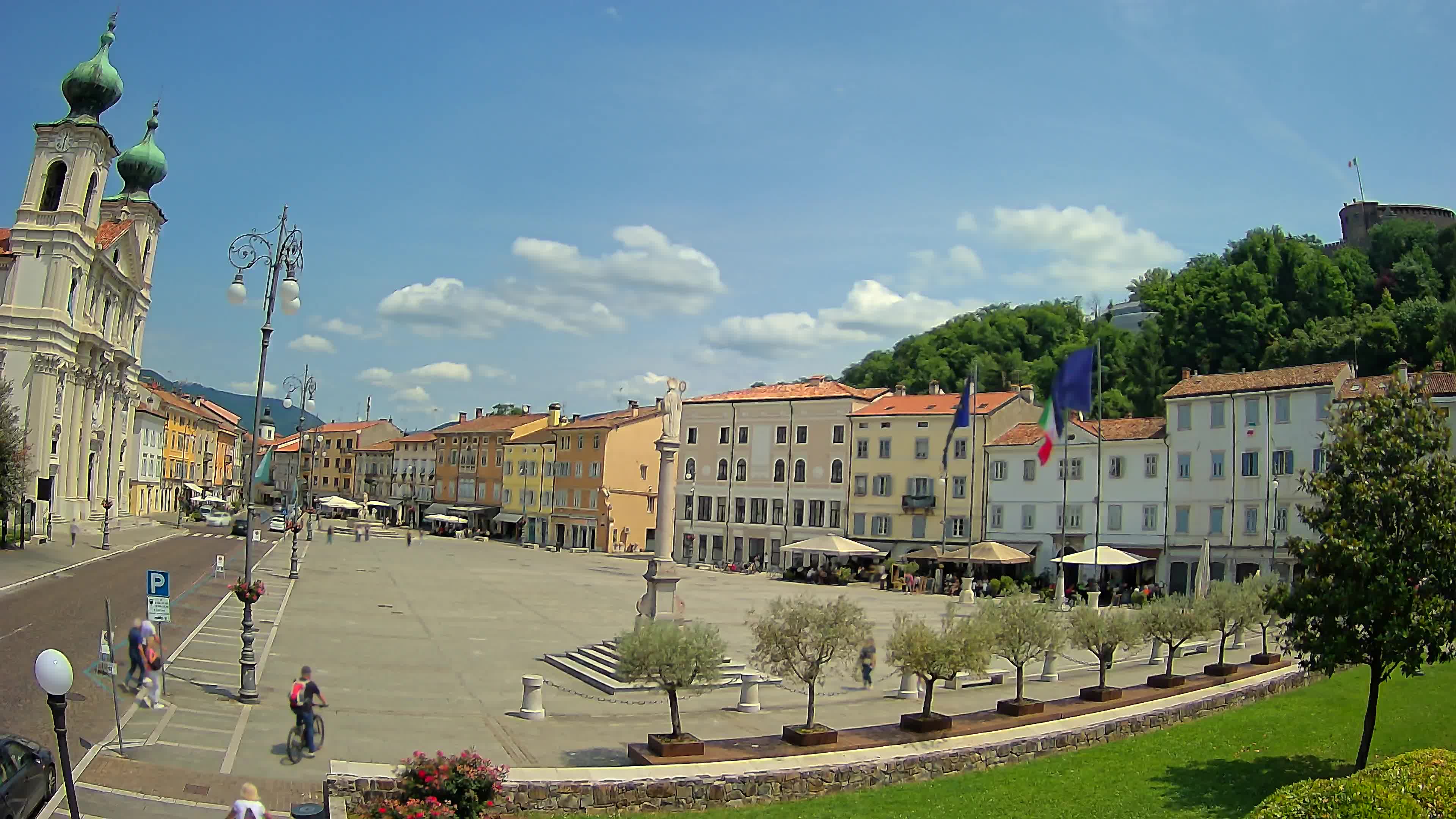 Gorizia – Plaza Vittoria – iglesia de San Pedro. Ignacio