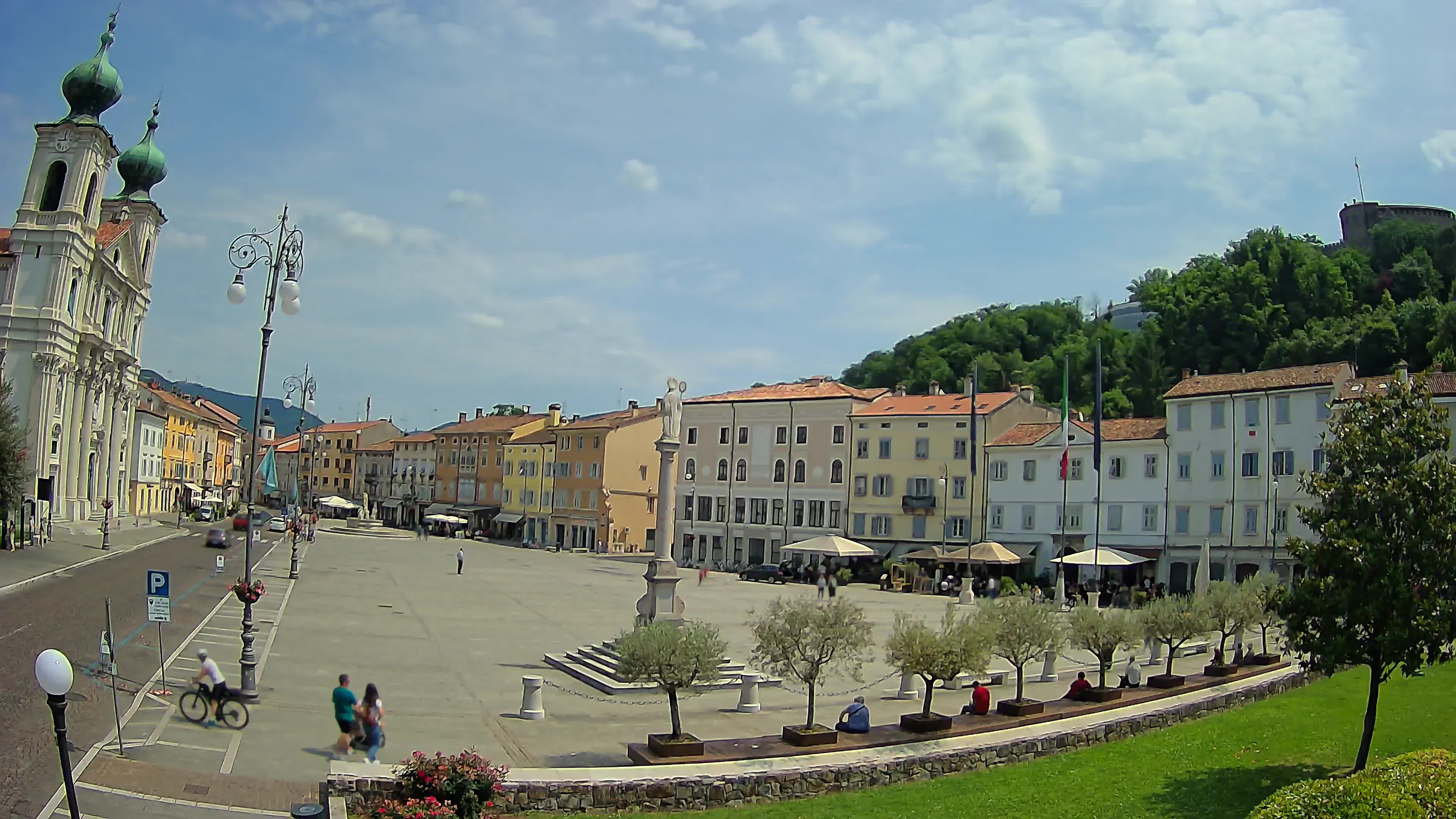 Gorizia Piazza della Vittoria e chiesa di S. Ignazio
