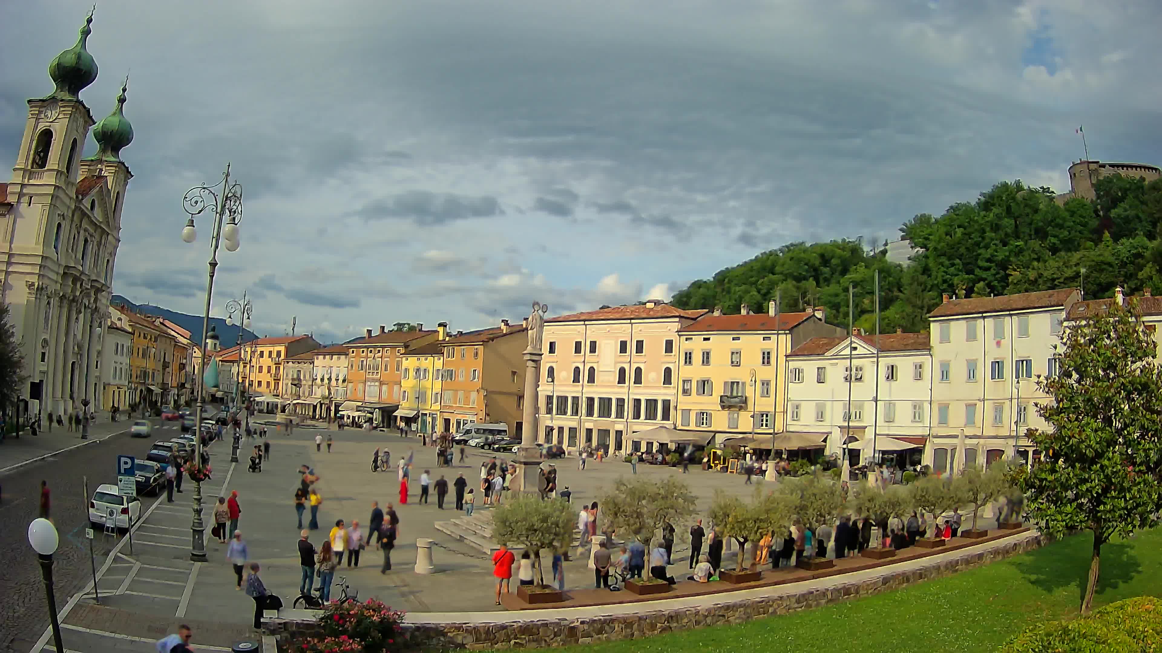 Gorizia Piazza della Vittoria e chiesa di S. Ignazio