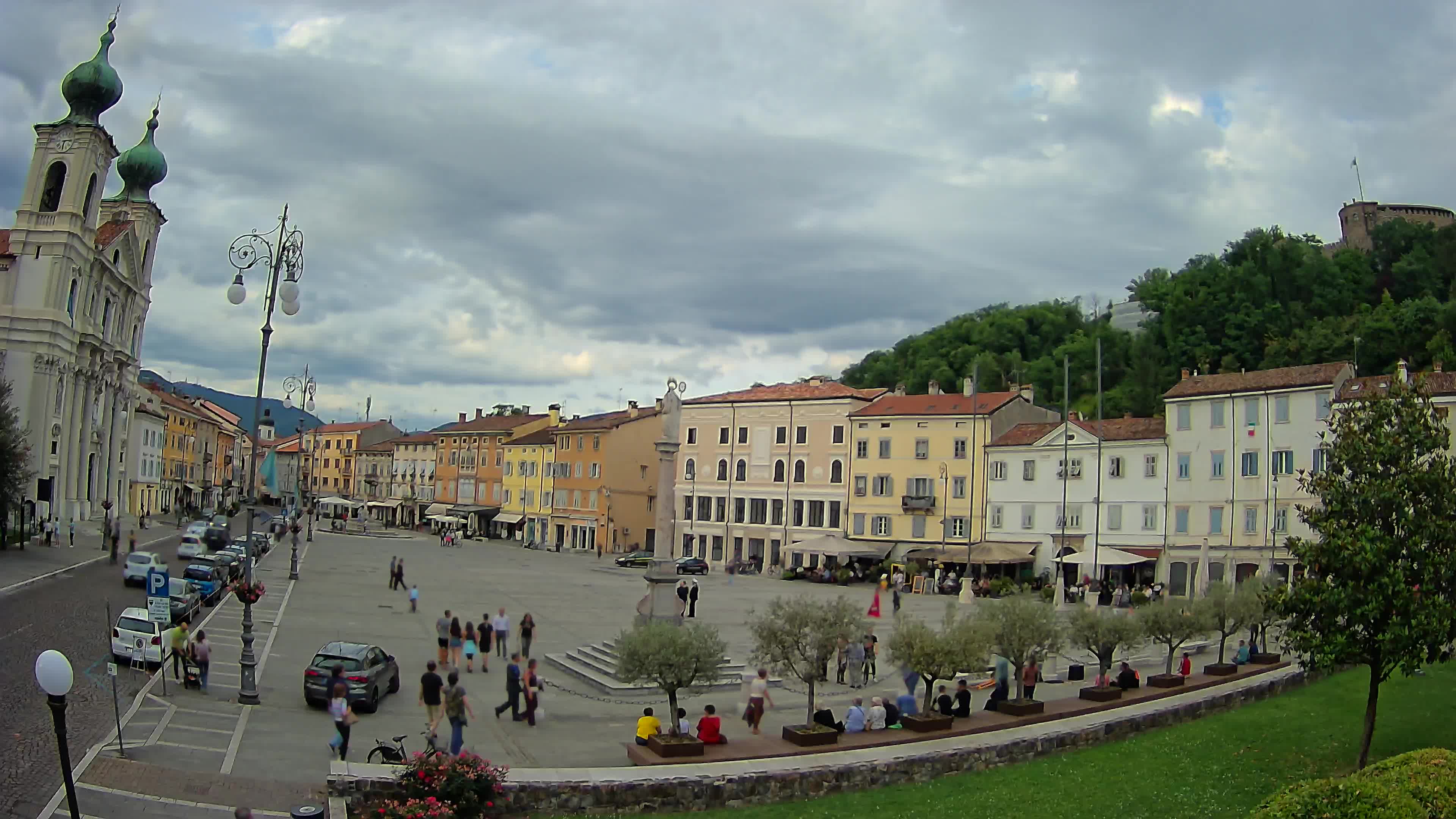 Gorizia Piazza della Vittoria e chiesa di S. Ignazio