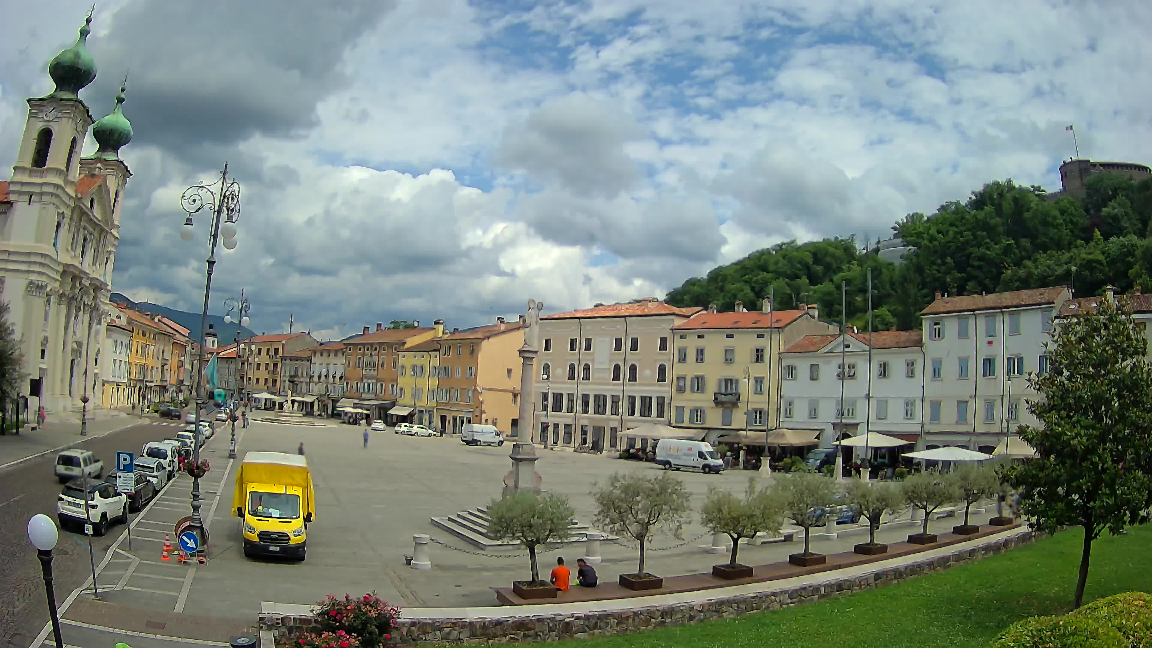 Gorizia Piazza della Vittoria e chiesa di S. Ignazio