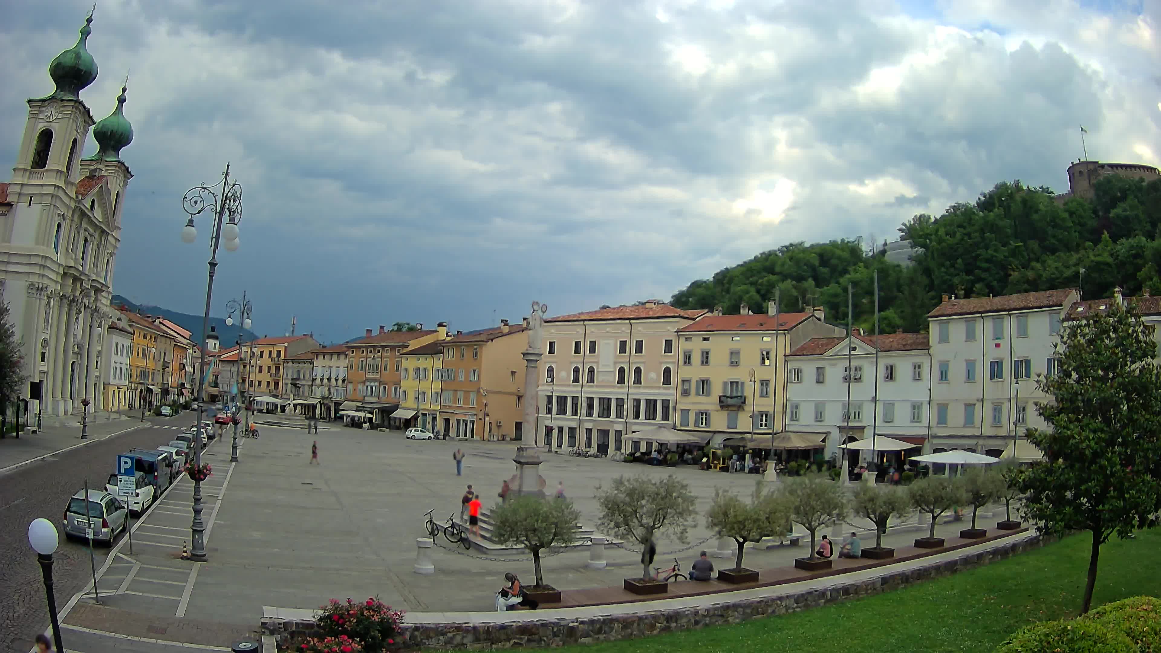 Gorizia – Plaza Vittoria – iglesia de San Pedro. Ignacio