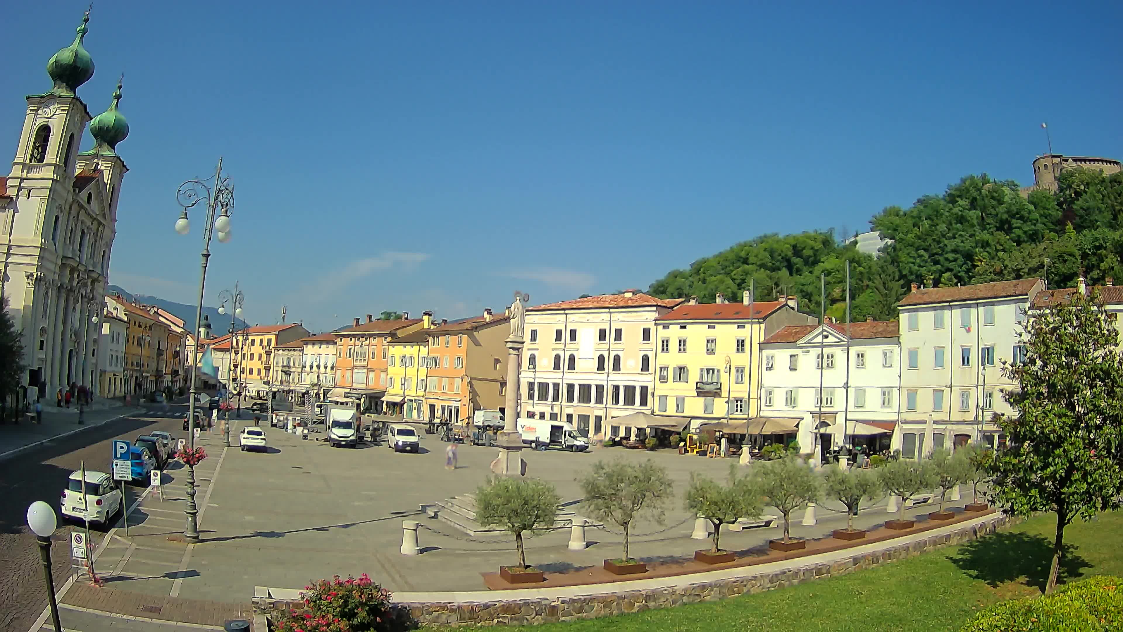 Gorizia Piazza della Vittoria e chiesa di S. Ignazio