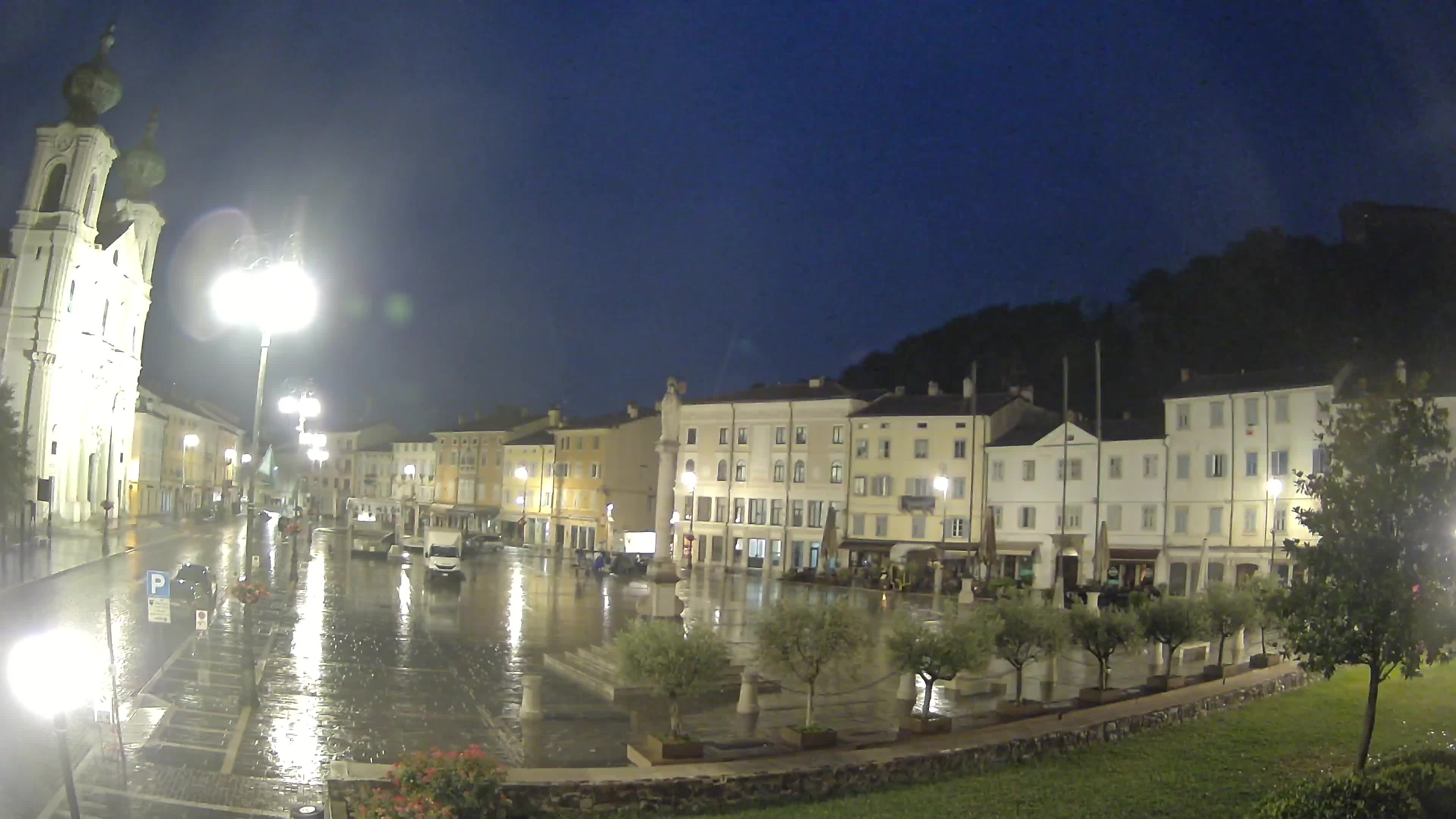 Gorizia – Plaza Vittoria – iglesia de San Pedro. Ignacio