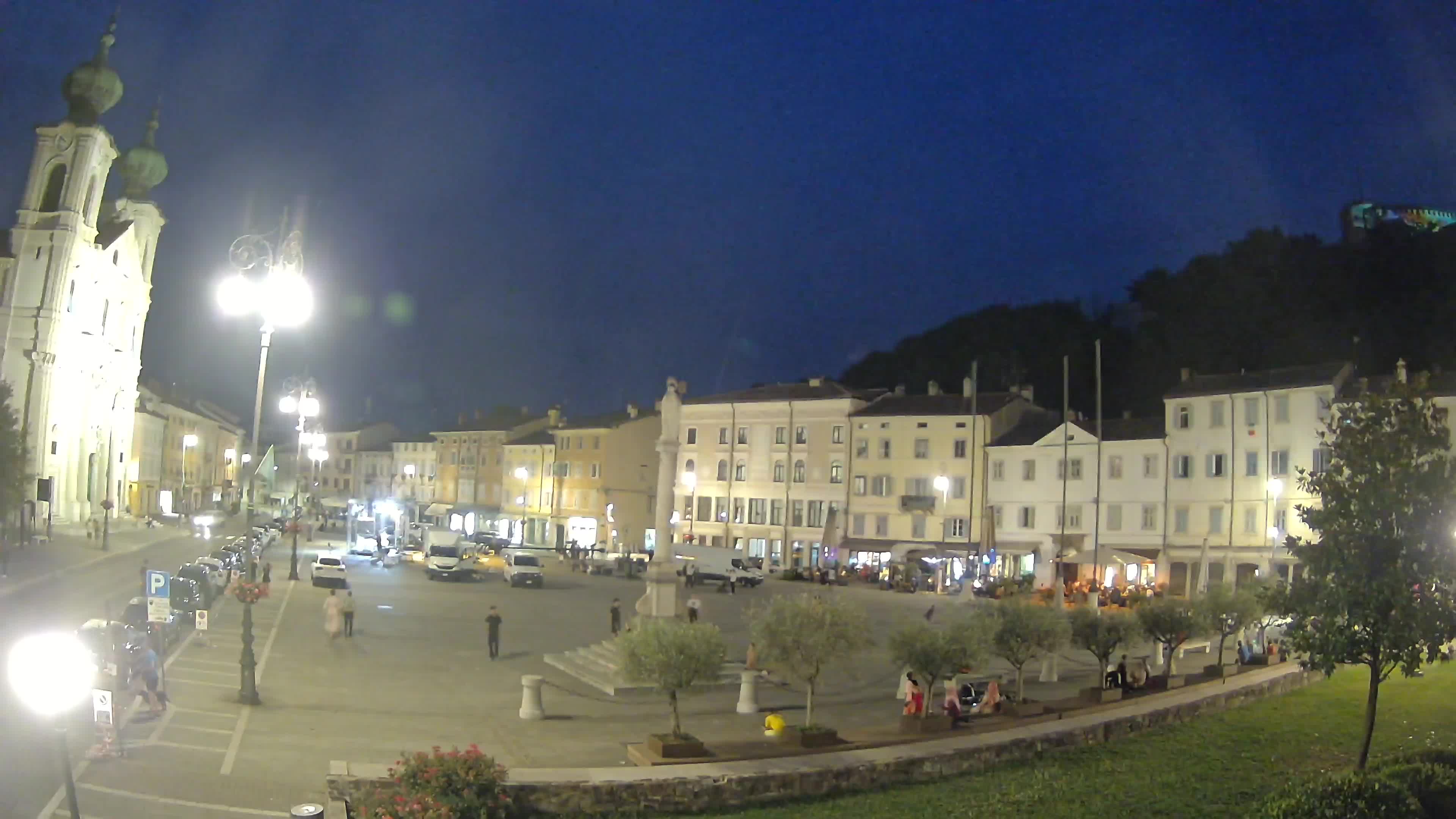 Gorizia Piazza della Vittoria e chiesa di S. Ignazio