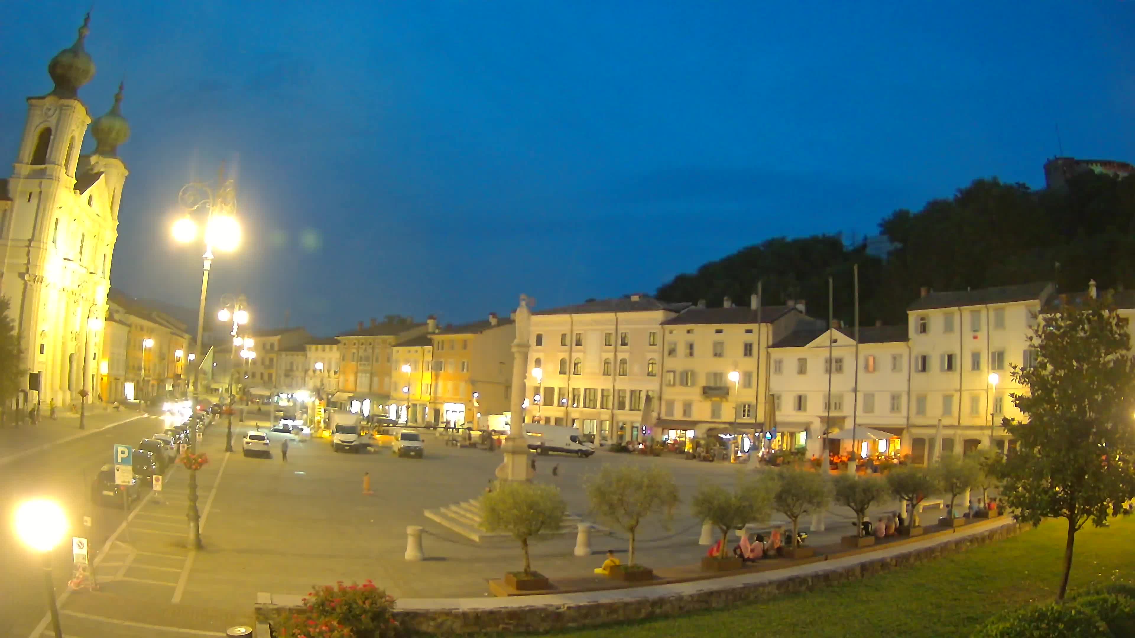 Gorizia Piazza della Vittoria e chiesa di S. Ignazio