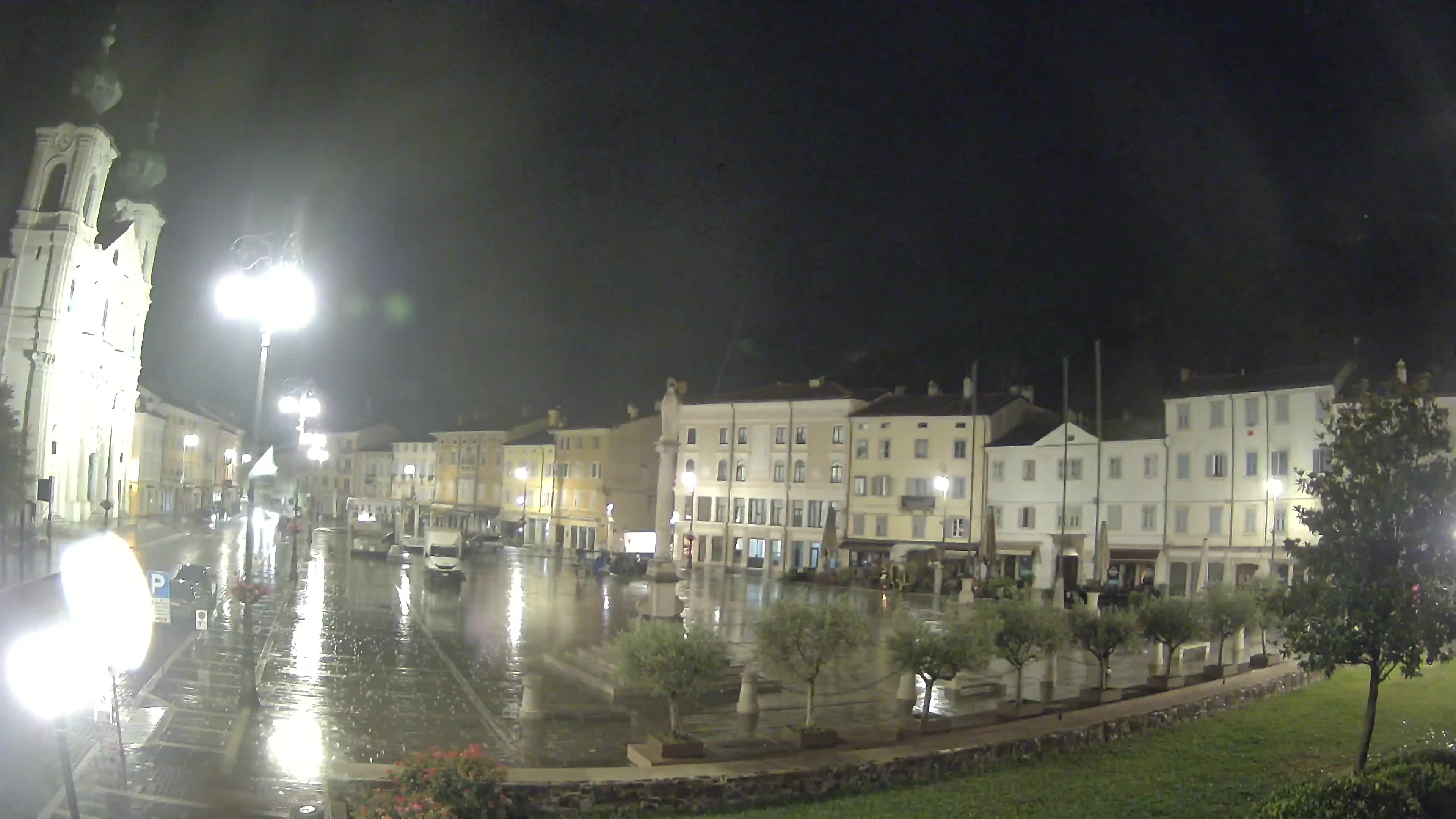 Gorizia – Plaza Vittoria – iglesia de San Pedro. Ignacio
