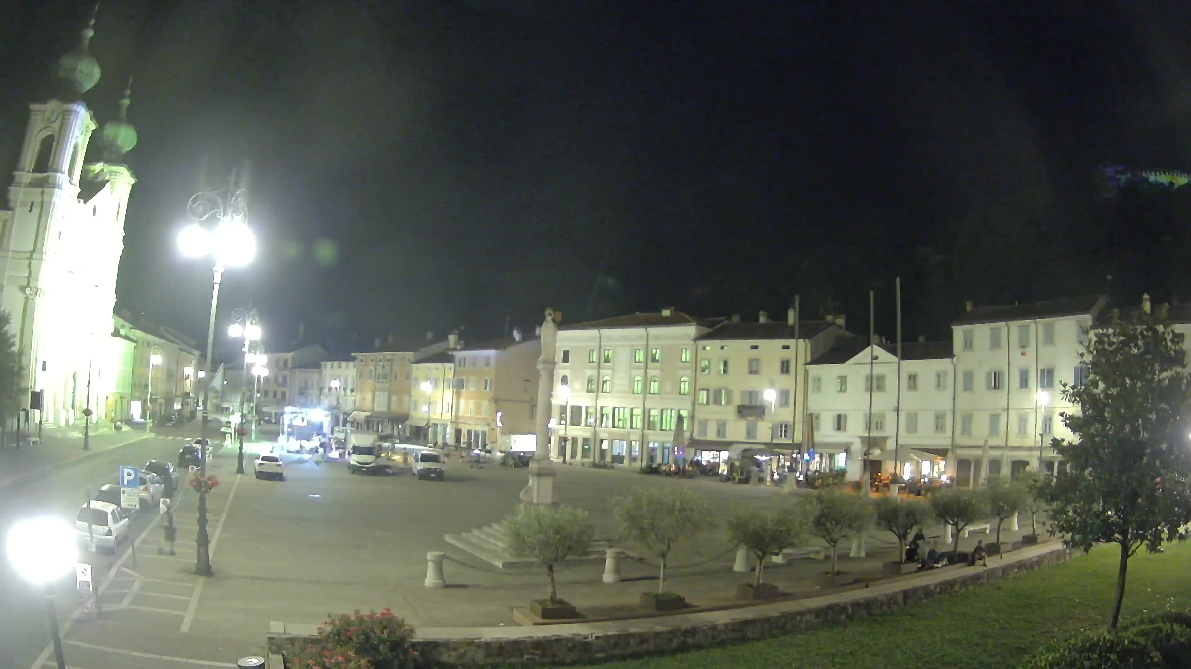Kamera Gorica Travnik in cerkev sv. Ignacija