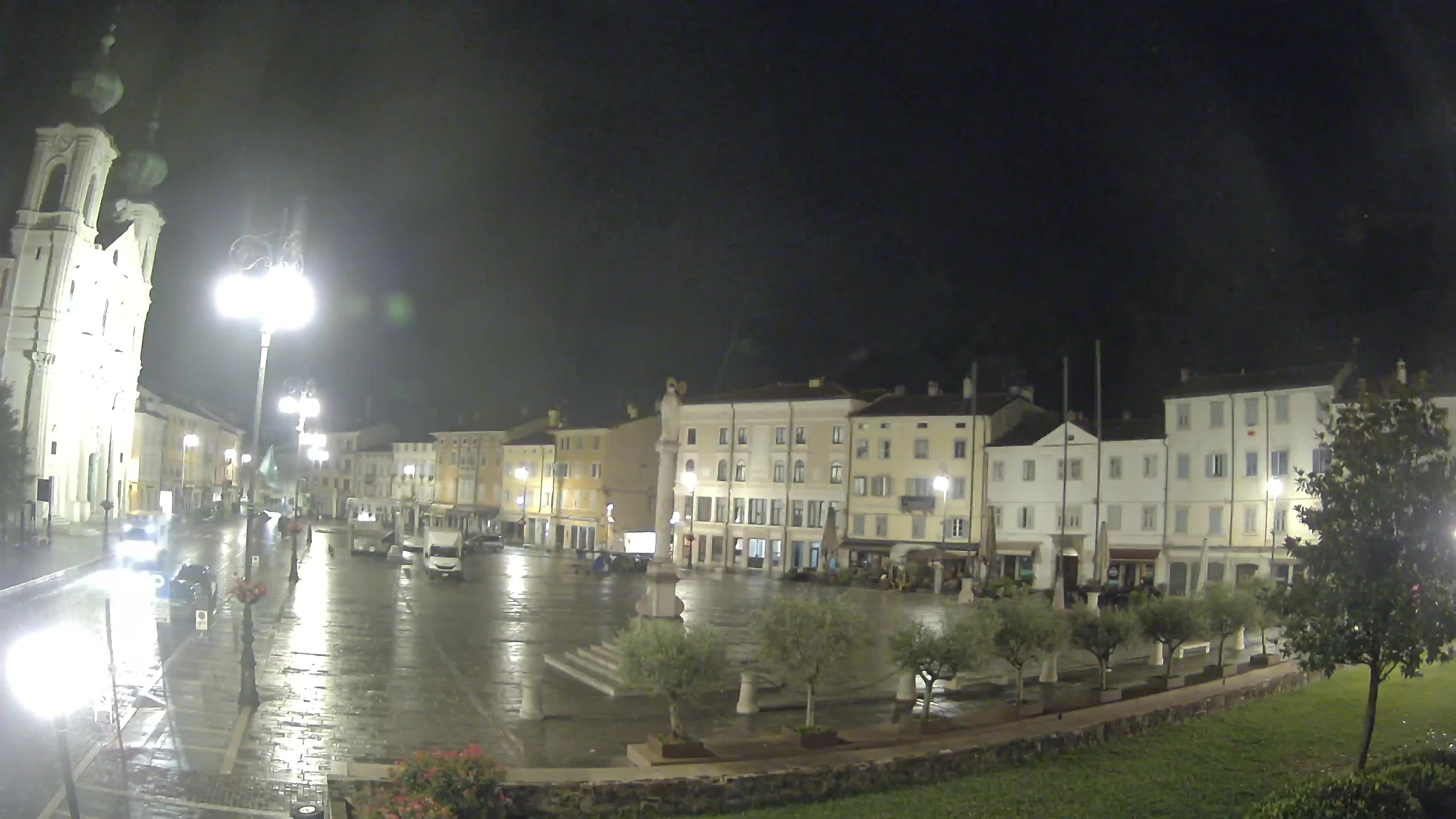 Gorizia – Plaza Vittoria – iglesia de San Pedro. Ignacio