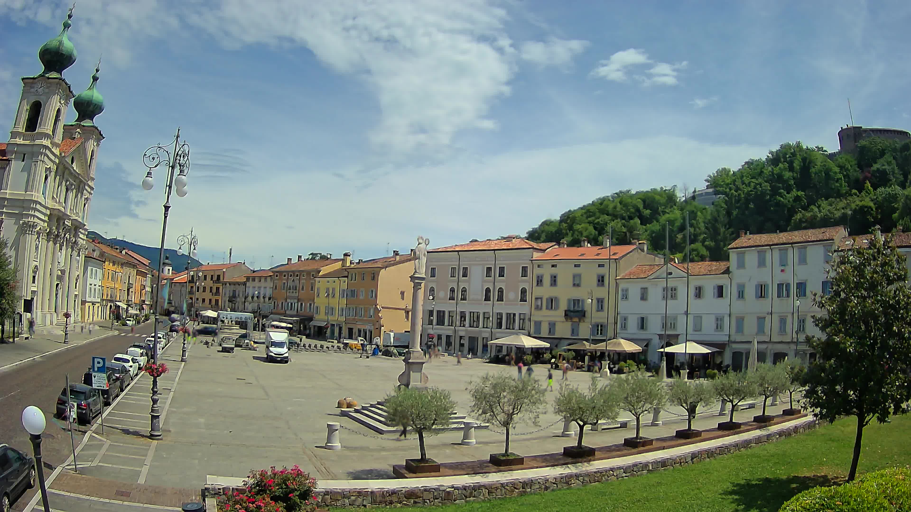 Gorizia – Plaza Vittoria – iglesia de San Pedro. Ignacio