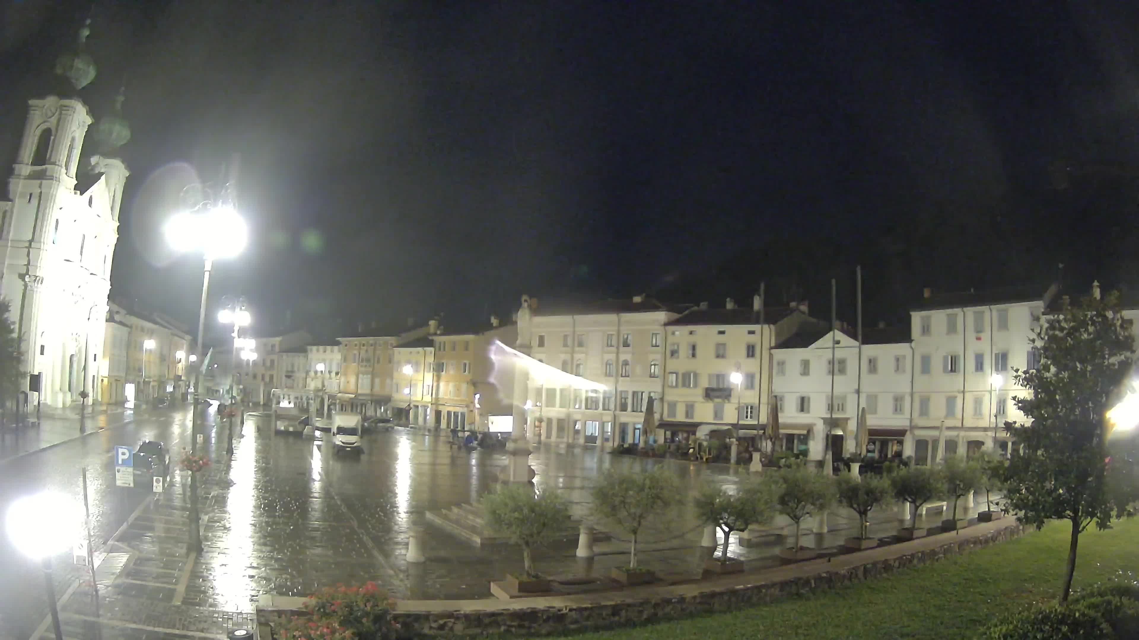 Gorizia – Plaza Vittoria – iglesia de San Pedro. Ignacio