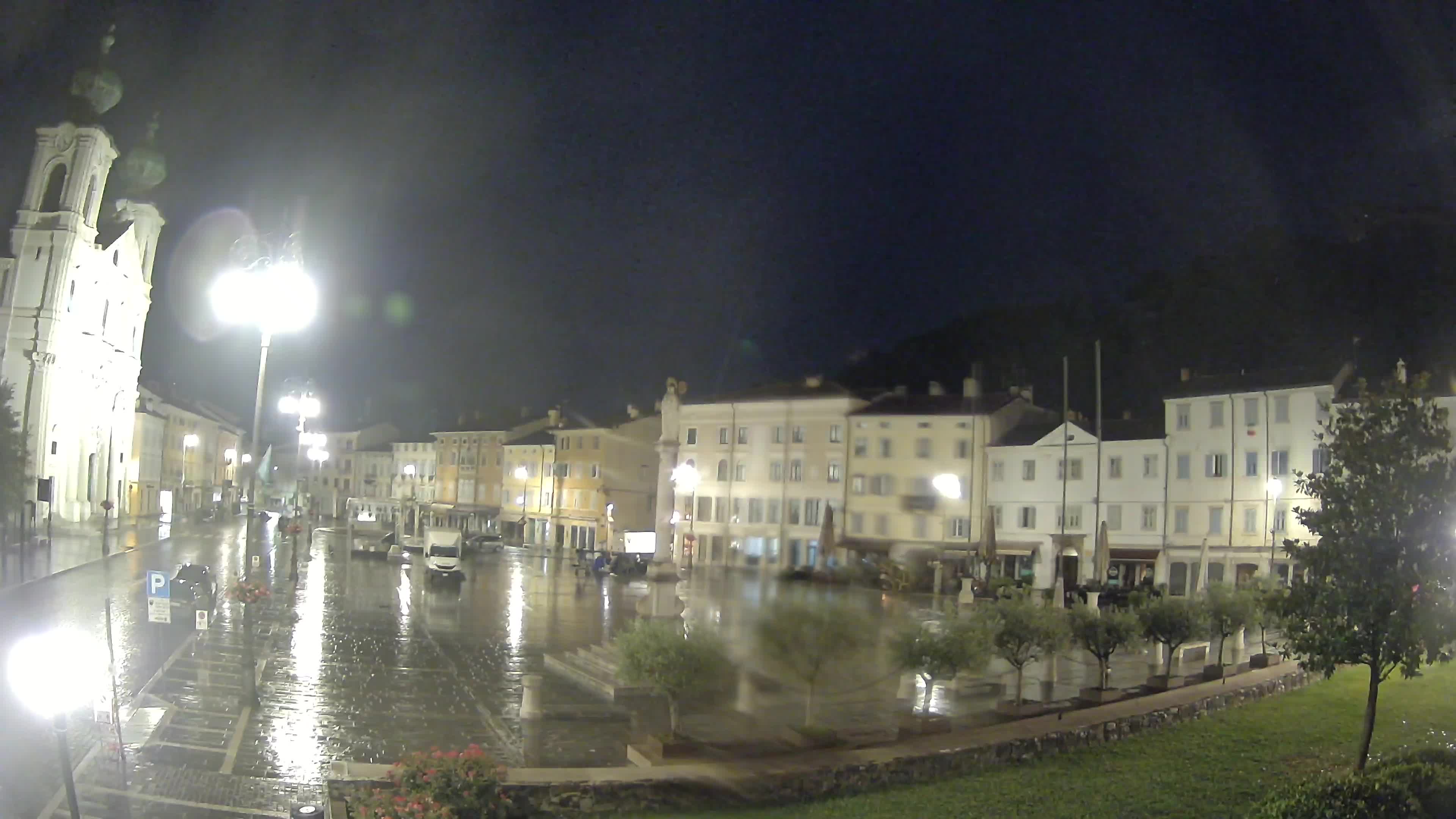 Kamera Gorica Travnik in cerkev sv. Ignacija