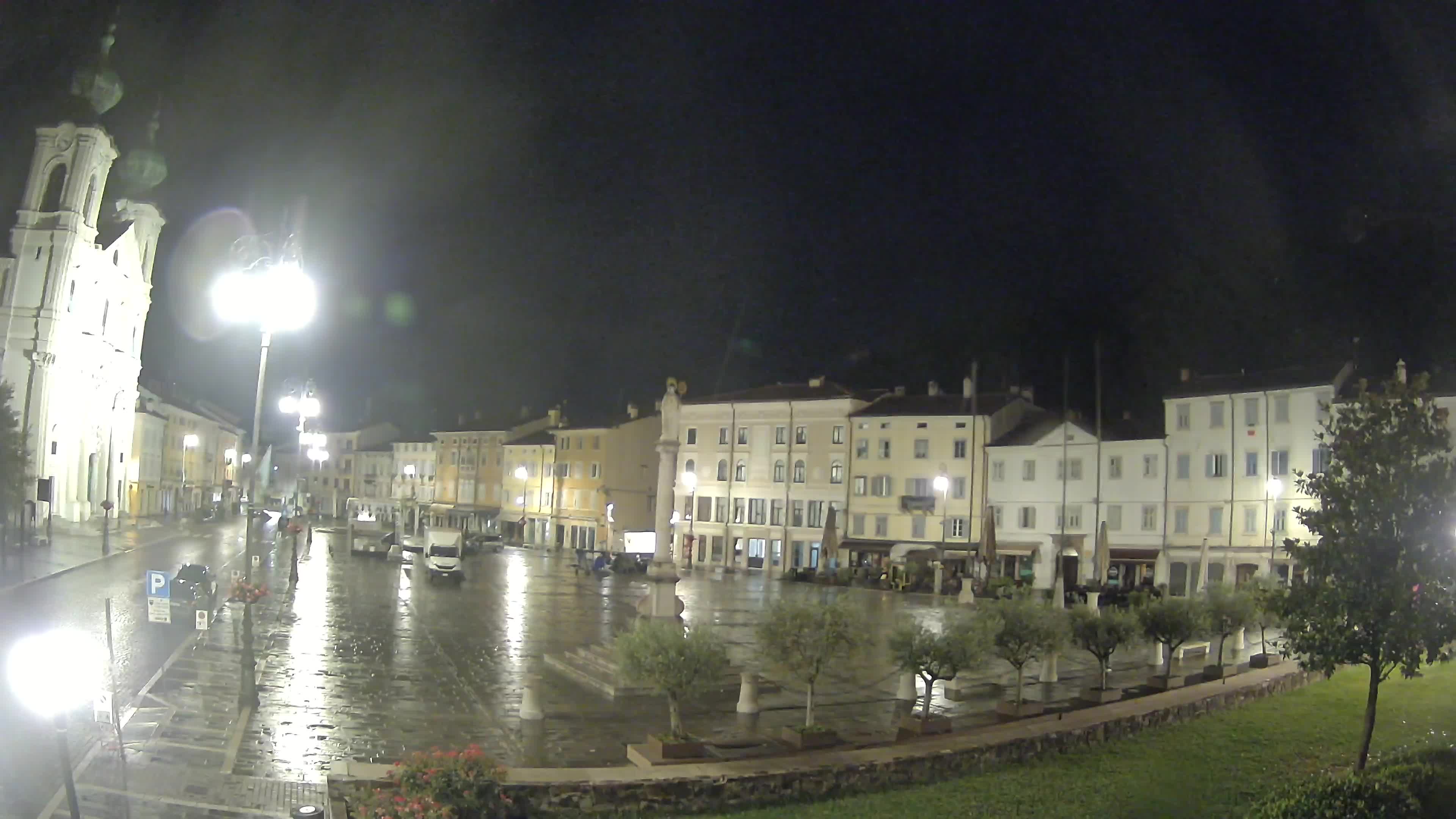 Gorizia – Plaza Vittoria – iglesia de San Pedro. Ignacio
