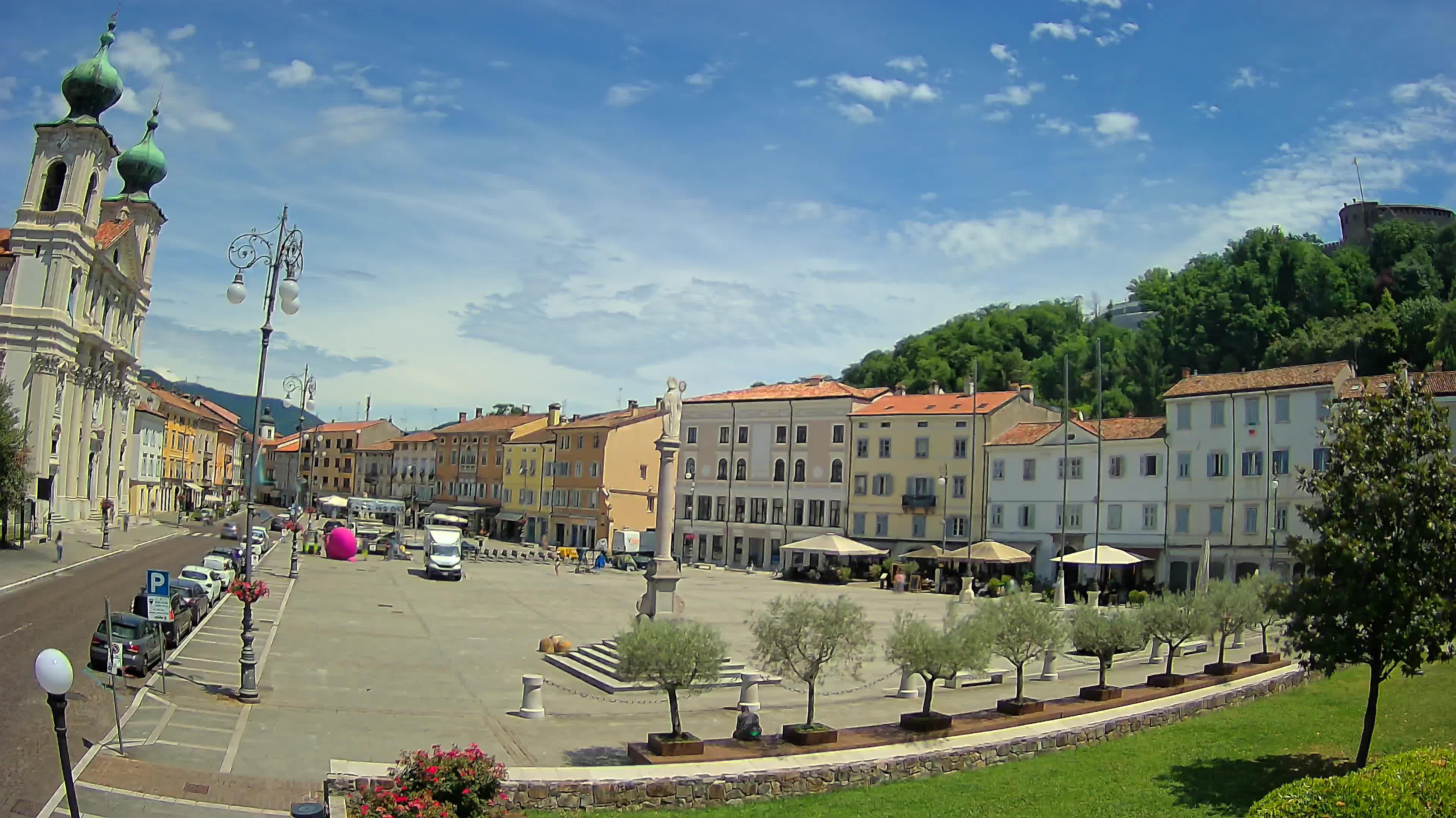 Gorizia – Plaza Vittoria – iglesia de San Pedro. Ignacio