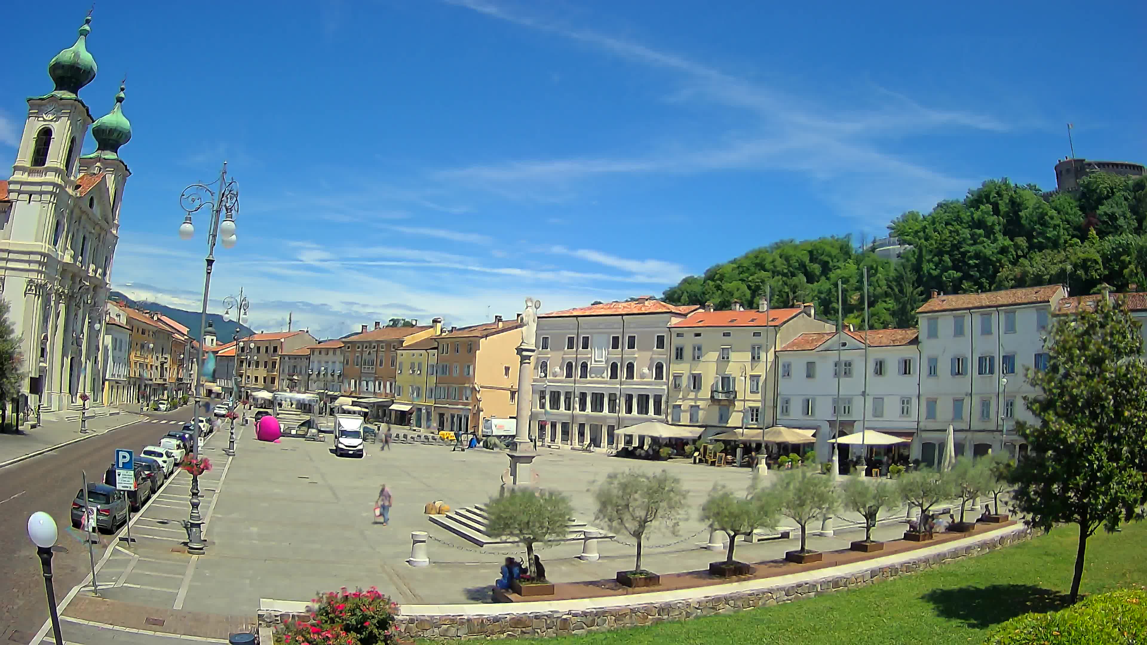Gorizia – Plaza Vittoria – iglesia de San Pedro. Ignacio