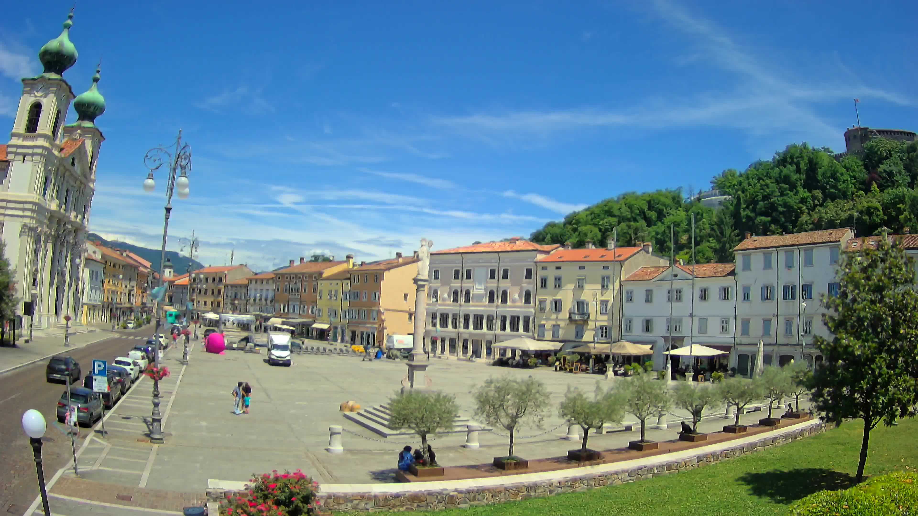 Gorizia – Plaza Vittoria – iglesia de San Pedro. Ignacio