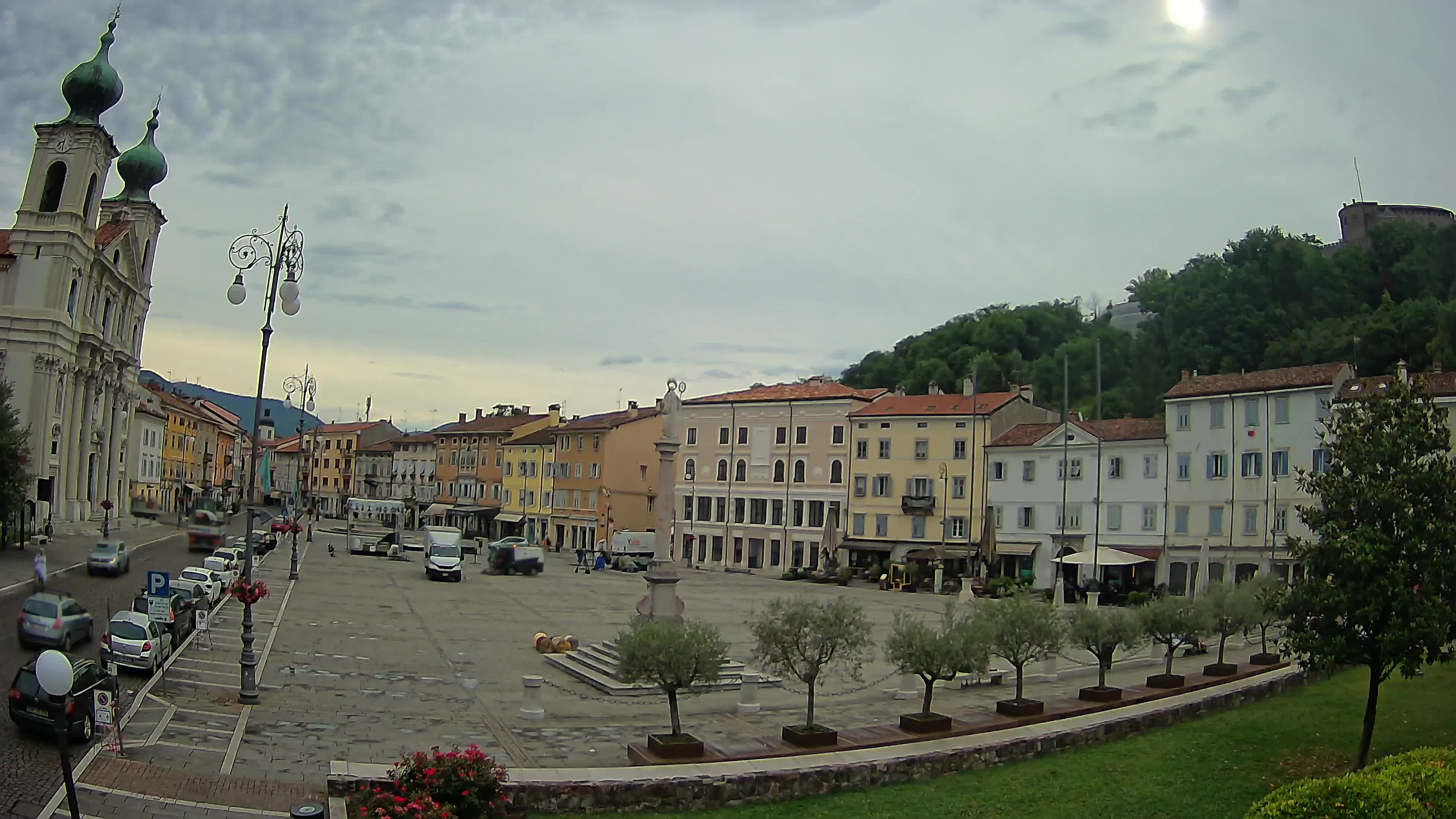 Gorizia Piazza della Vittoria e chiesa di S. Ignazio