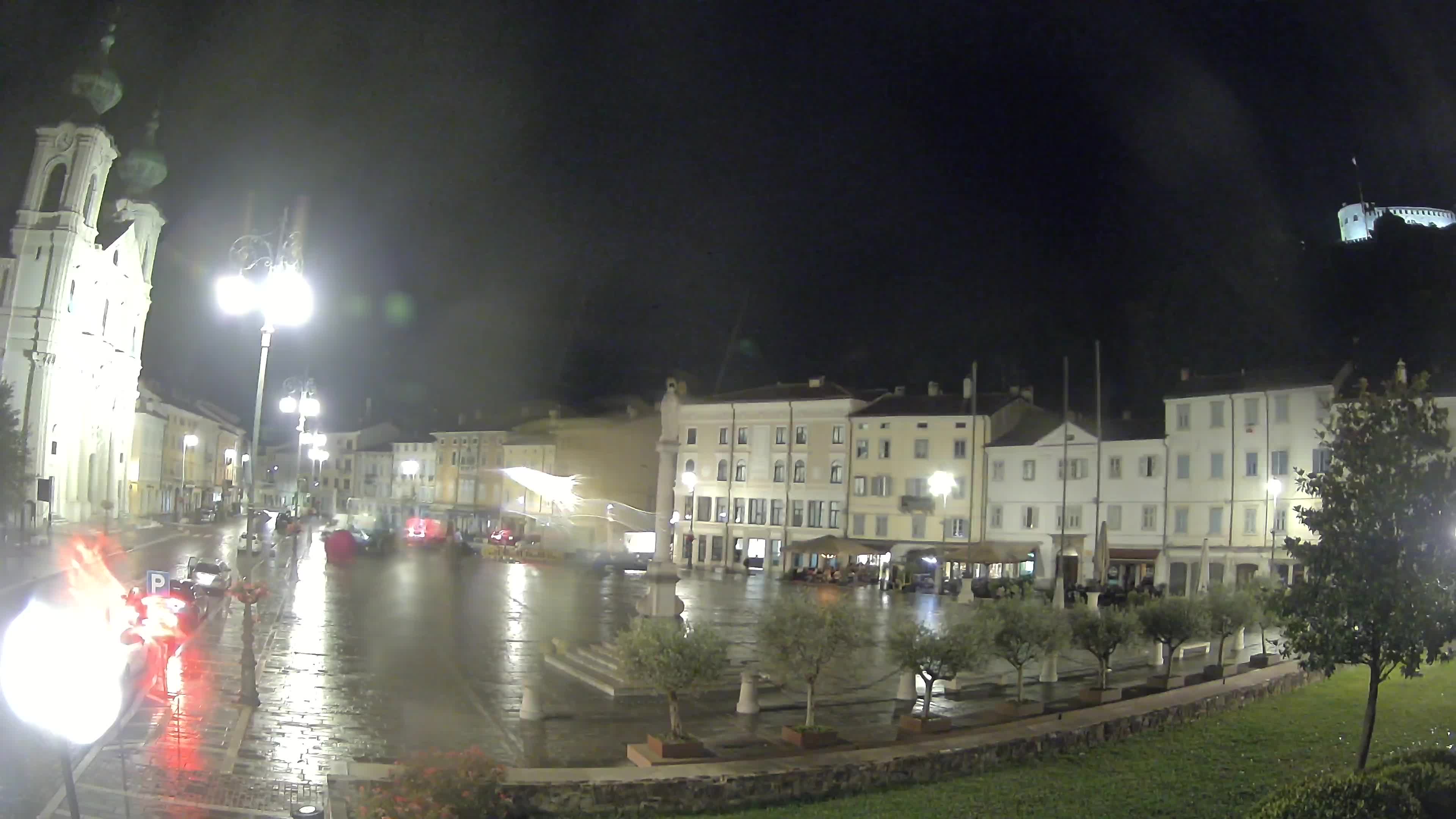 Gorizia Piazza della Vittoria e chiesa di S. Ignazio