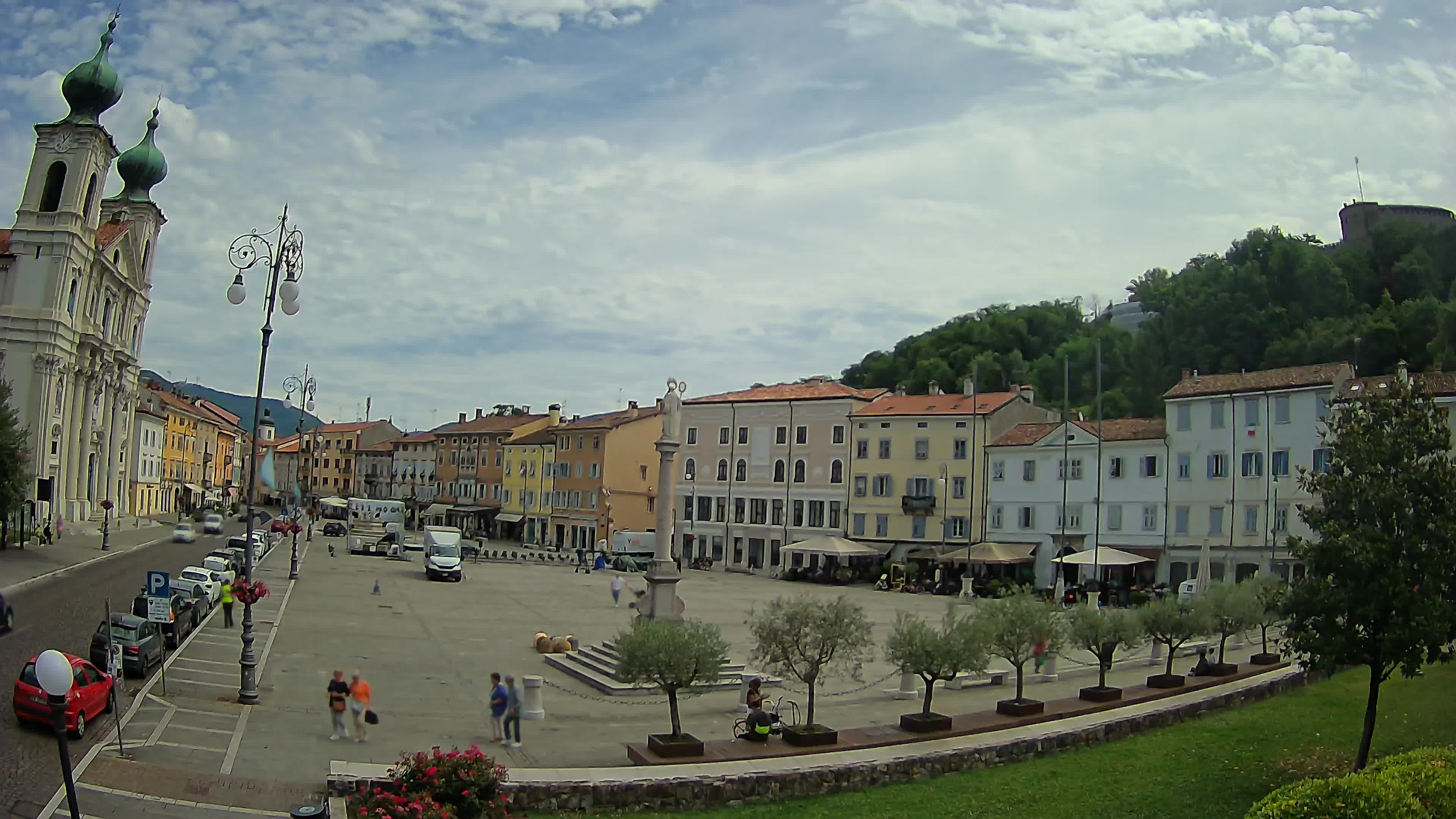 Gorizia Piazza della Vittoria e chiesa di S. Ignazio