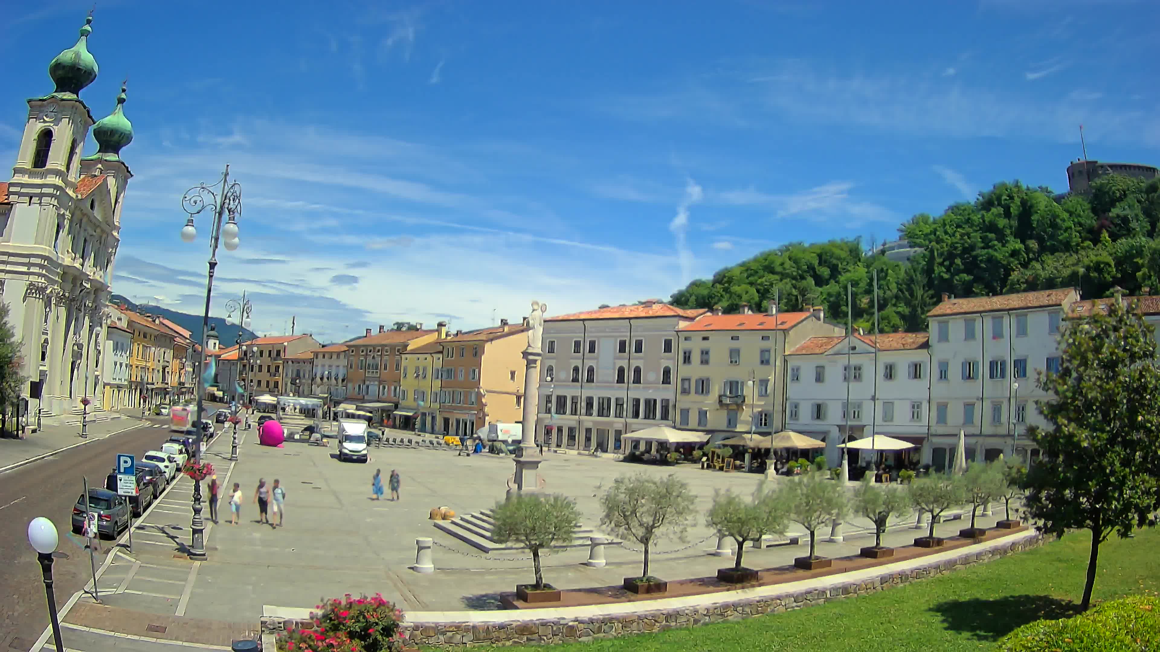 Gorizia – Plaza Vittoria – iglesia de San Pedro. Ignacio