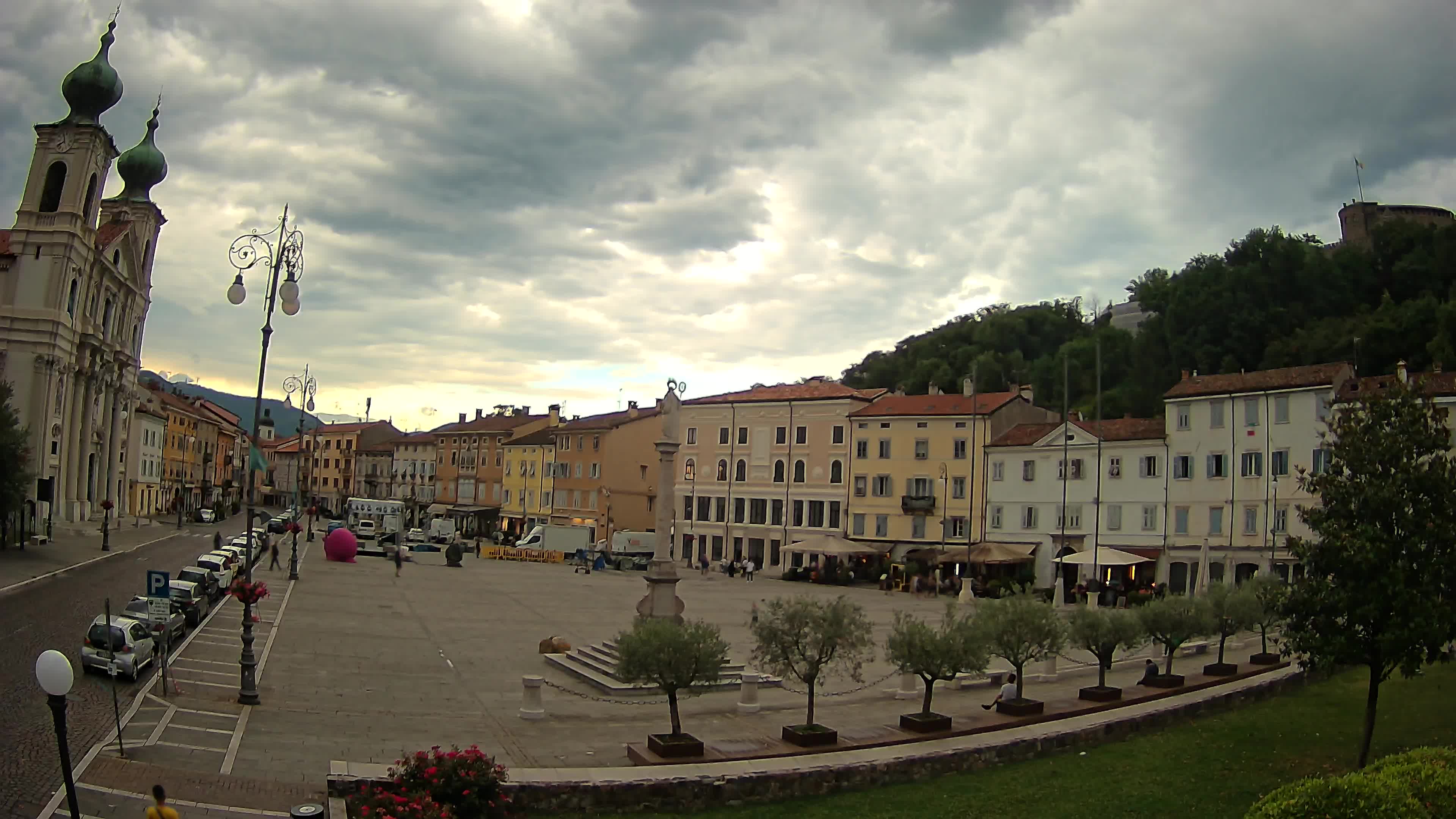 Gorizia Piazza della Vittoria e chiesa di S. Ignazio