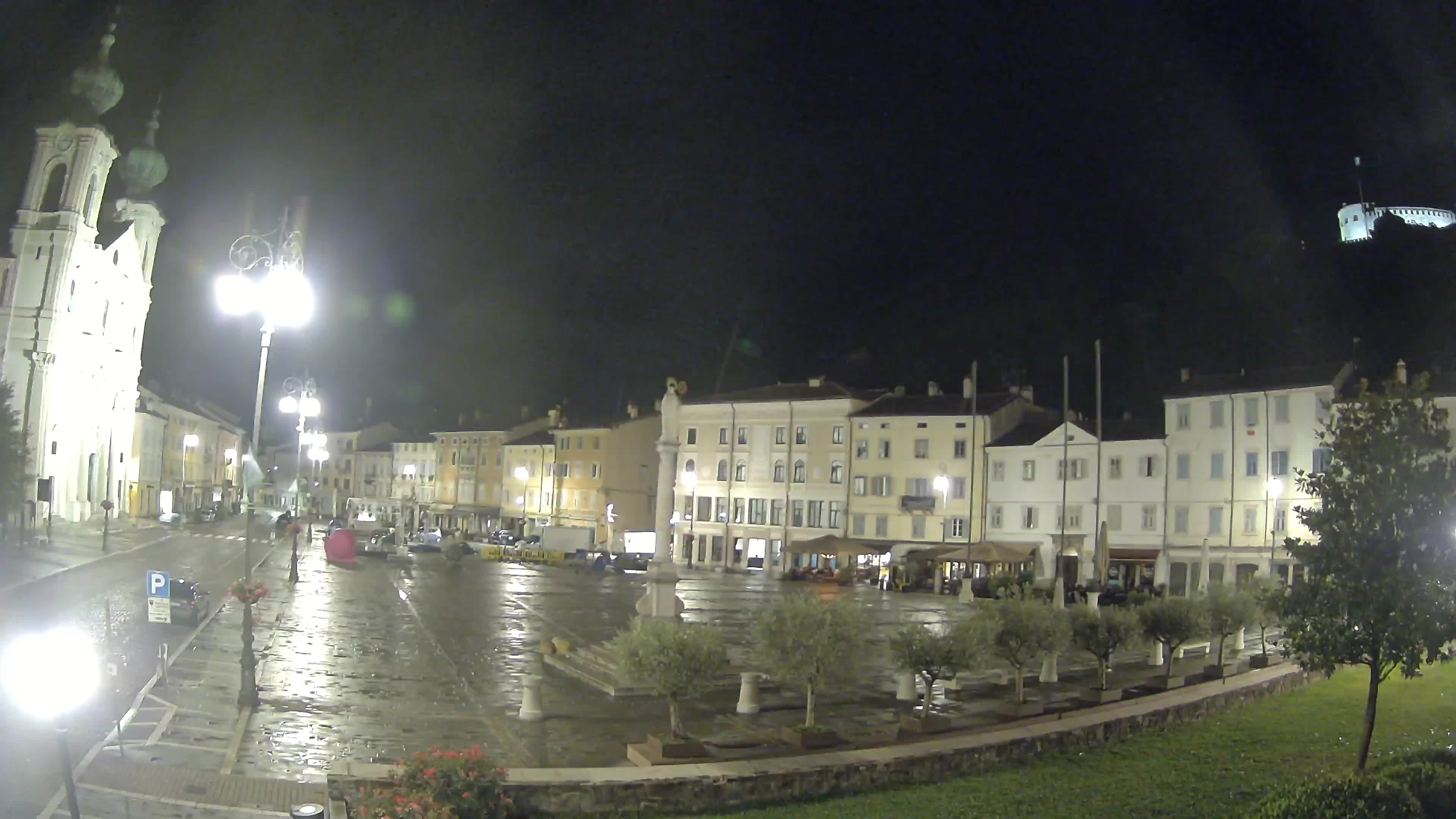 Gorizia – Plaza Vittoria – iglesia de San Pedro. Ignacio