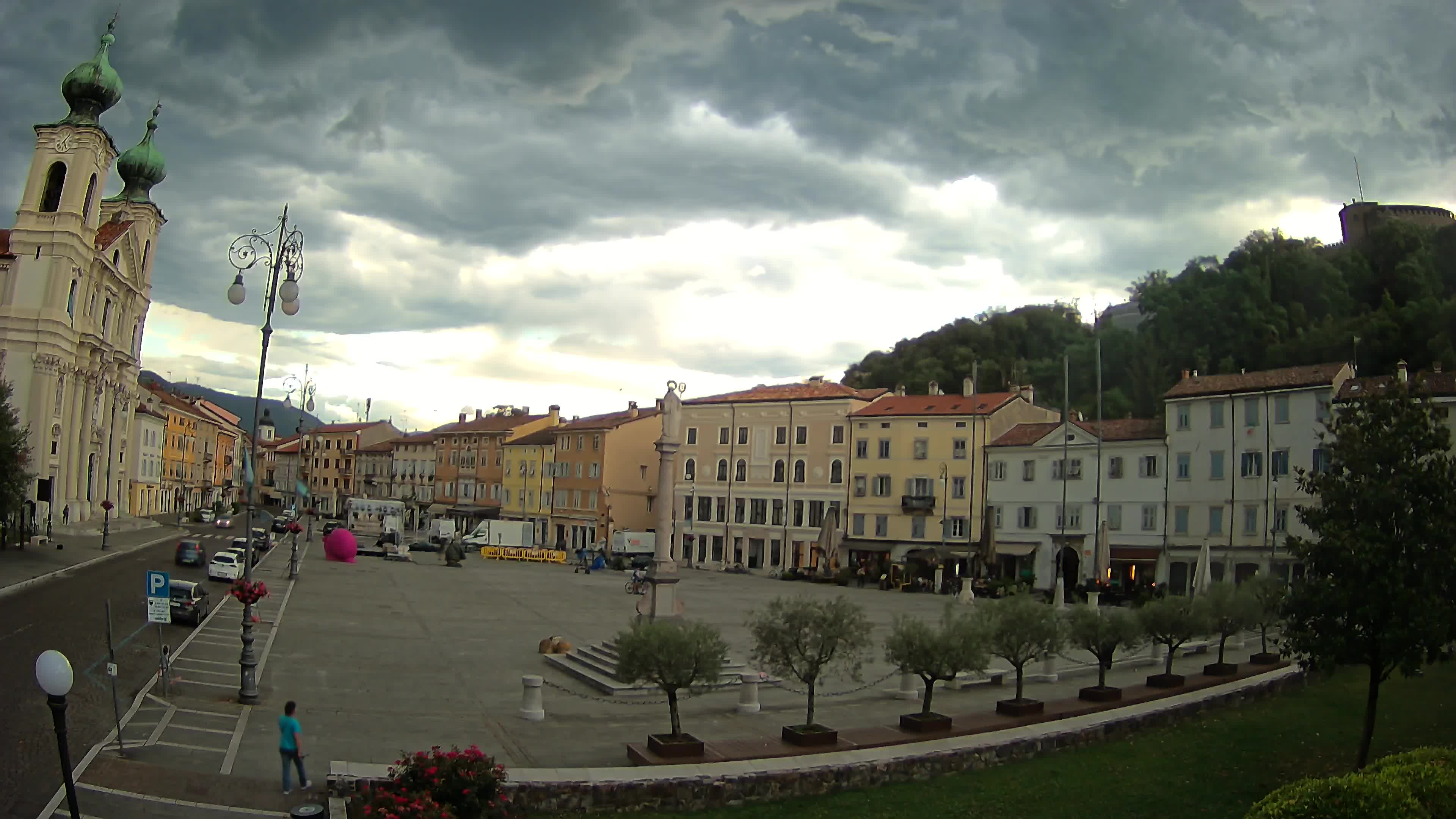 Gorizia Piazza della Vittoria e chiesa di S. Ignazio
