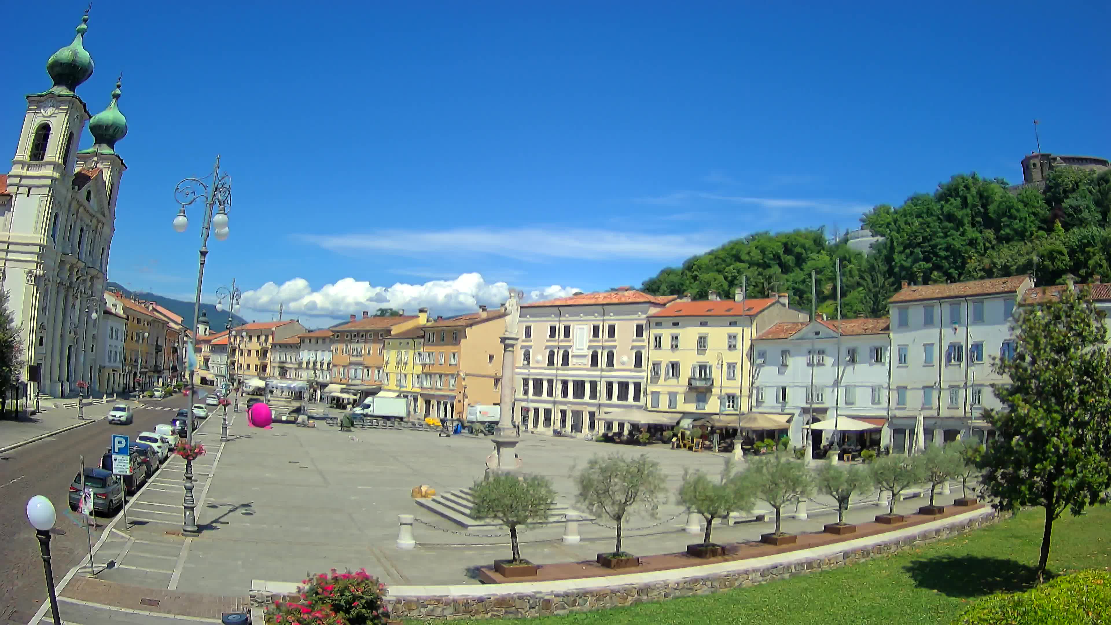 Gorizia Piazza della Vittoria e chiesa di S. Ignazio