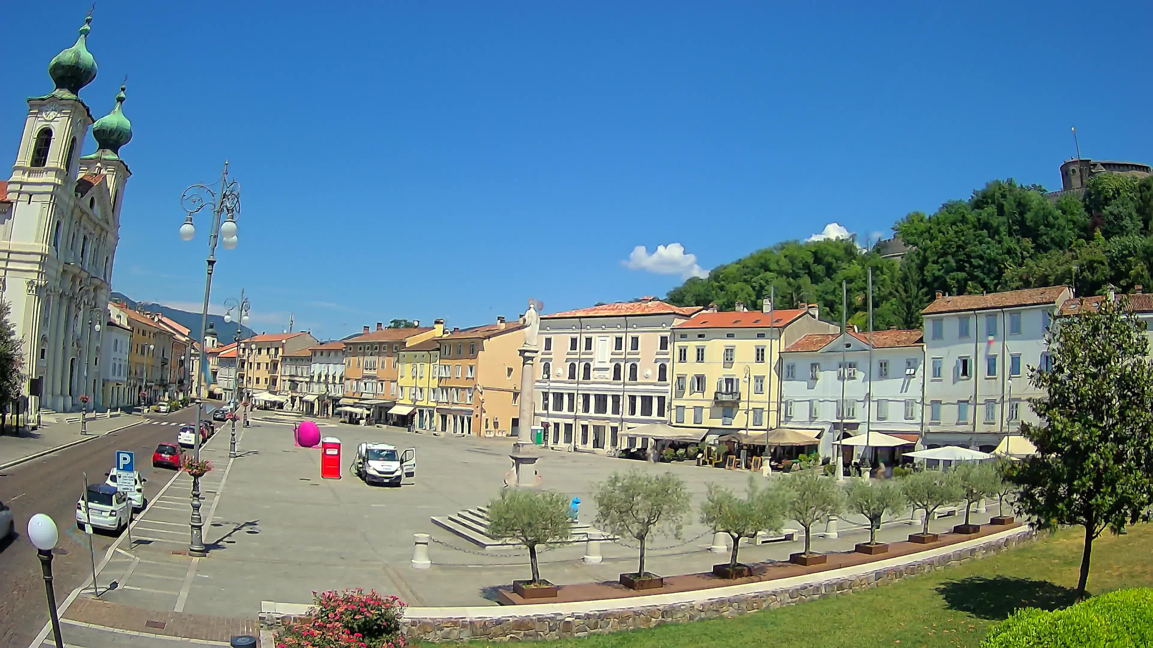 Gorizia – Plaza Vittoria – iglesia de San Pedro. Ignacio