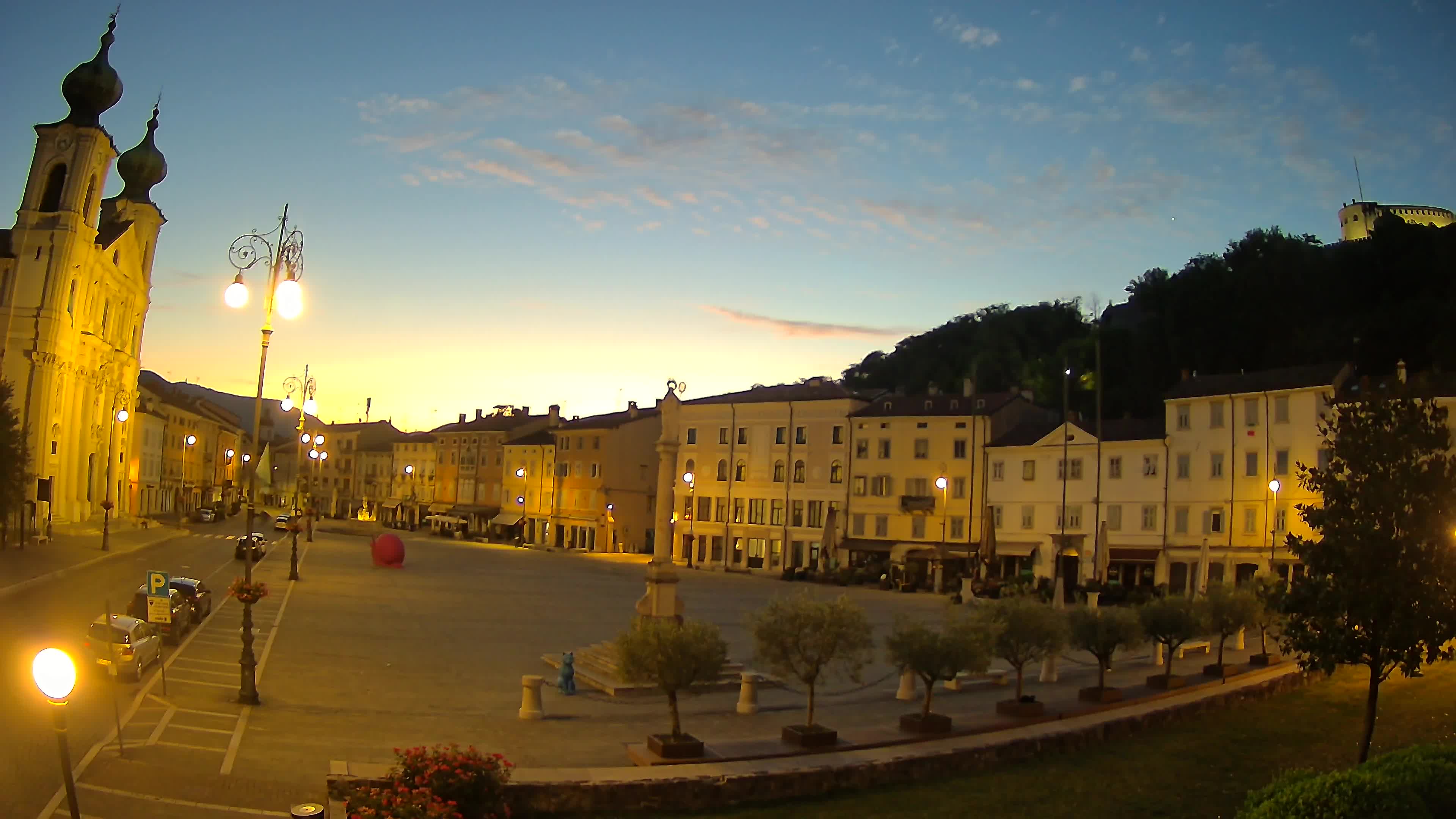 Gorizia Piazza della Vittoria e chiesa di S. Ignazio
