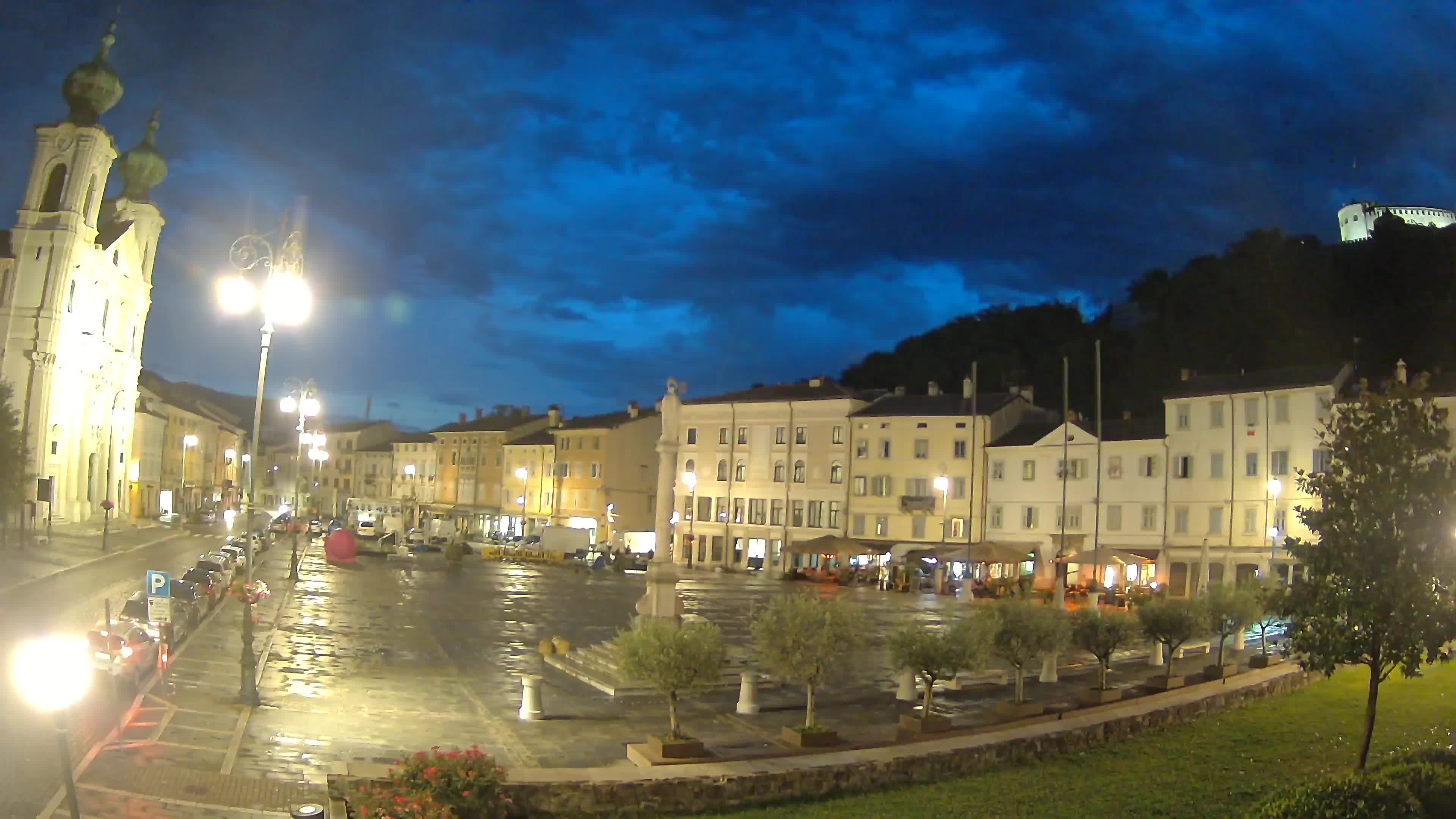Gorizia – Plaza Vittoria – iglesia de San Pedro. Ignacio