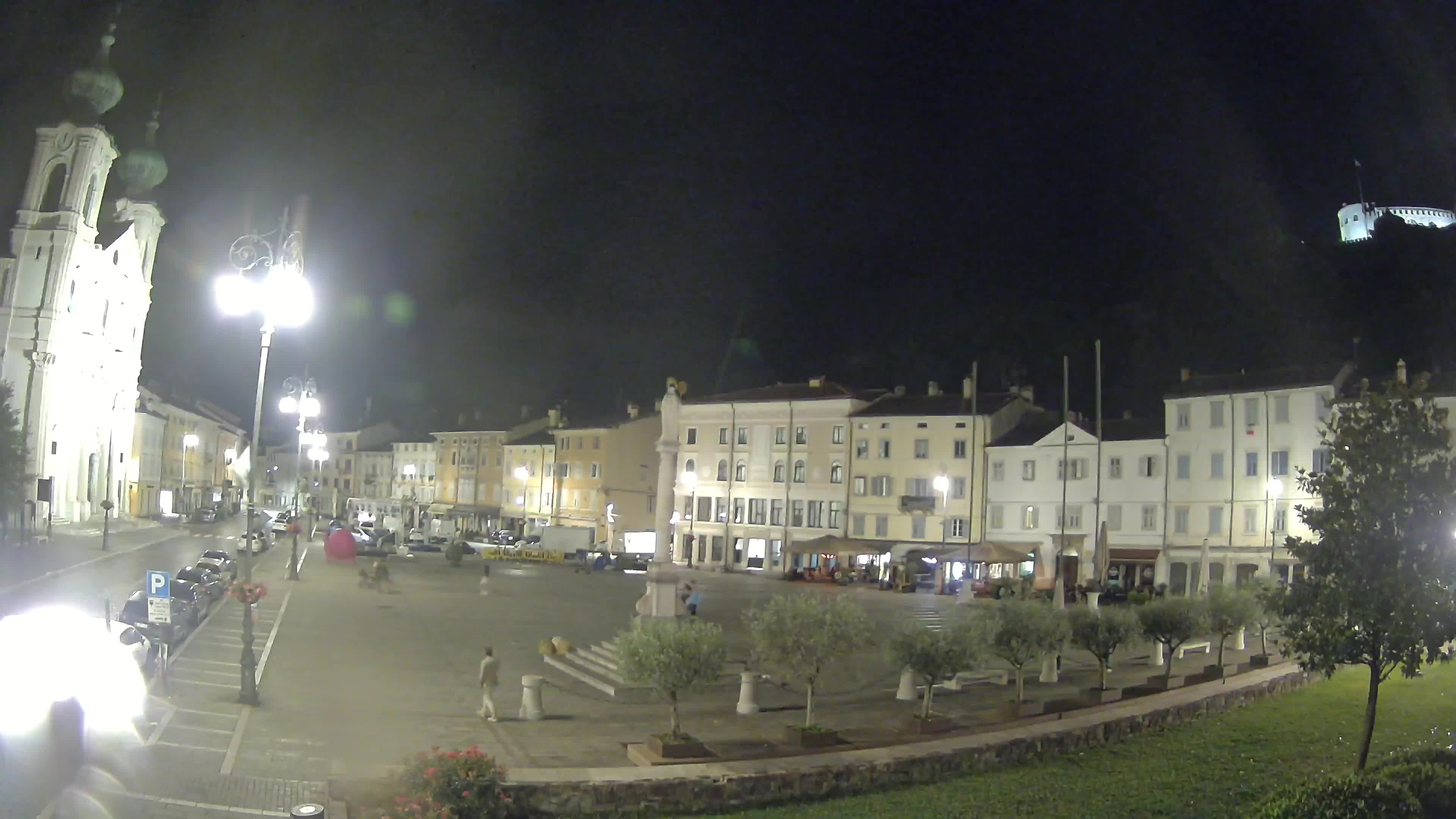Kamera Gorica Travnik in cerkev sv. Ignacija