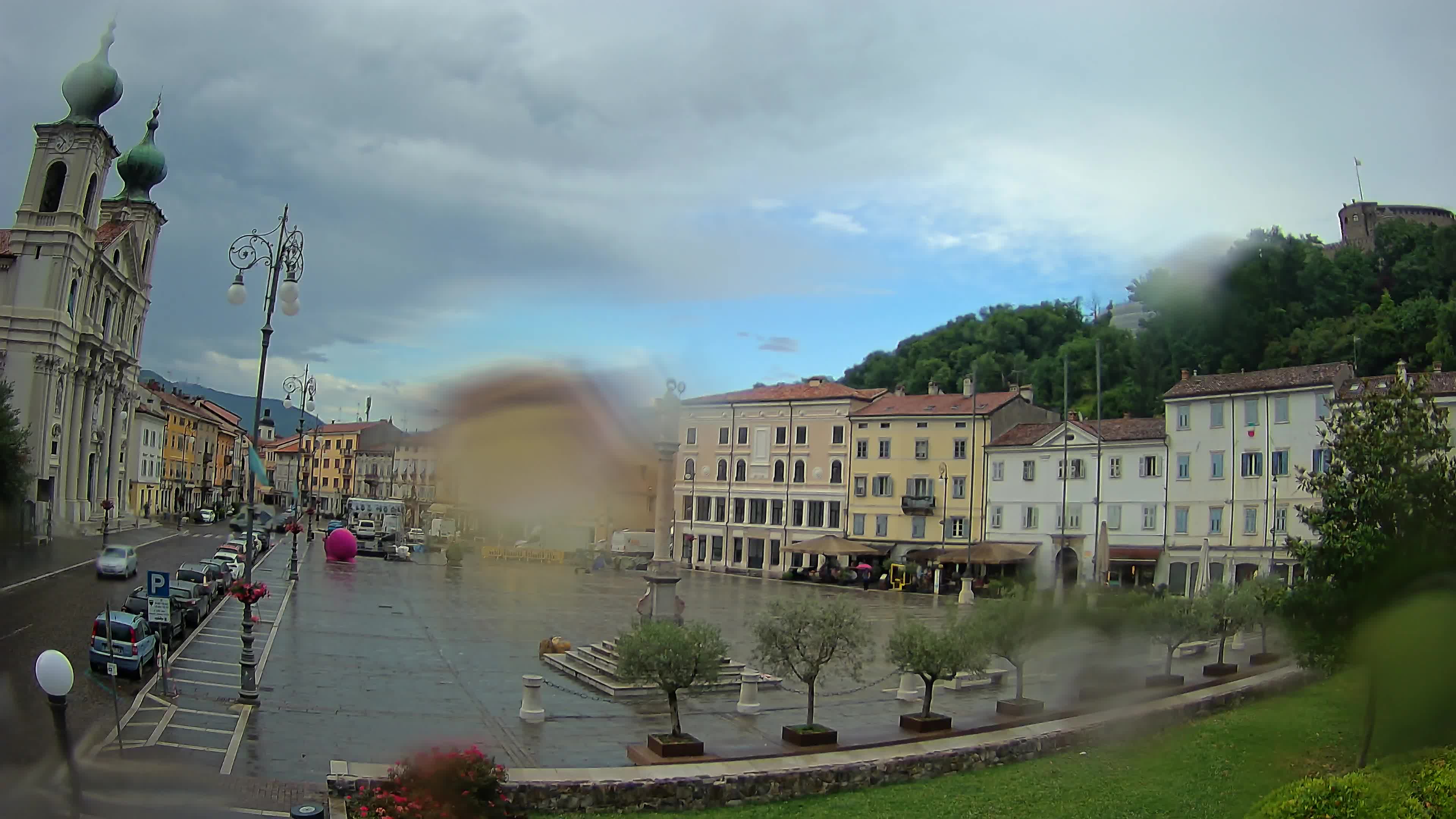 Gorizia Piazza della Vittoria e chiesa di S. Ignazio