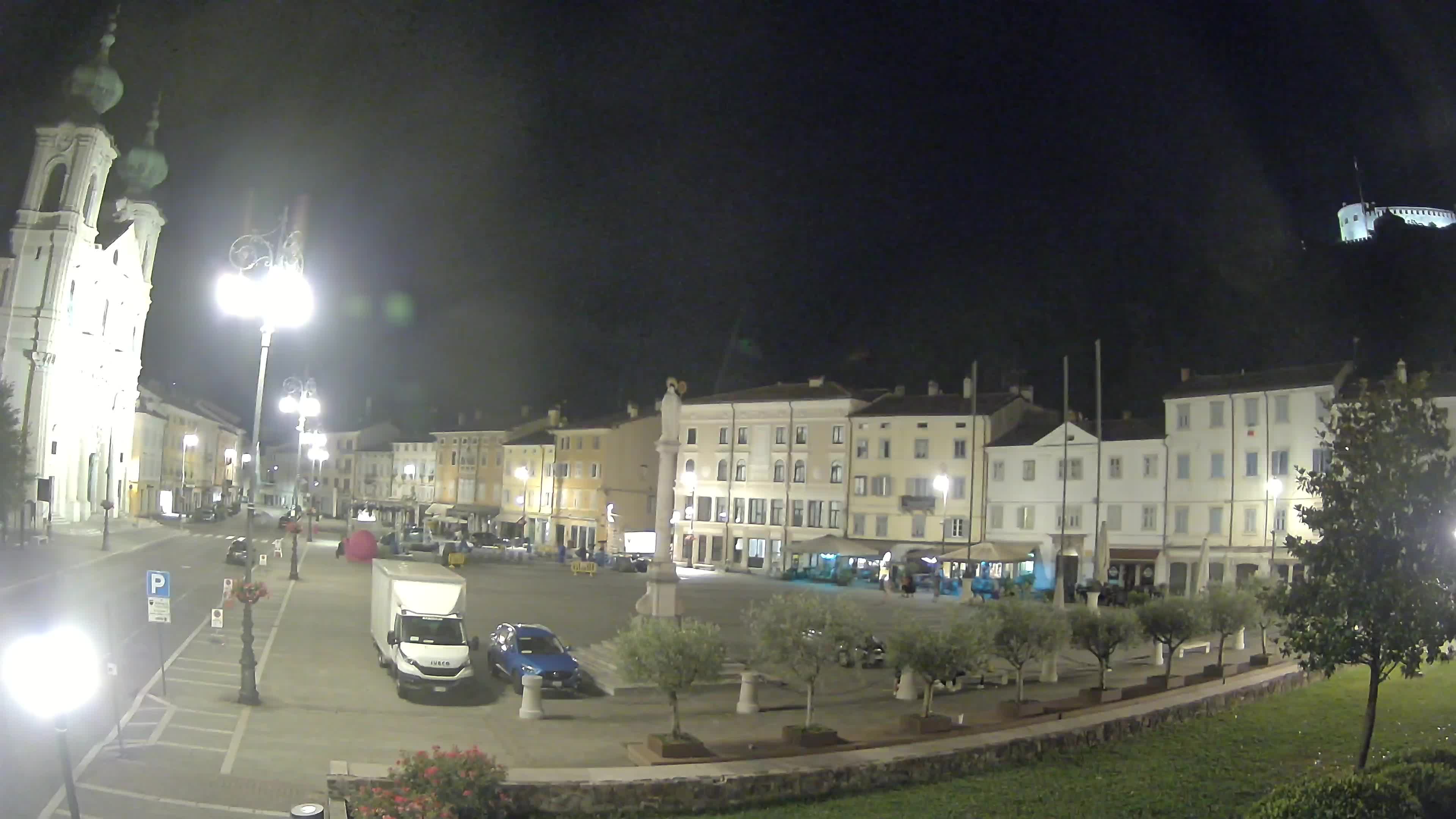 Kamera Gorica Travnik in cerkev sv. Ignacija